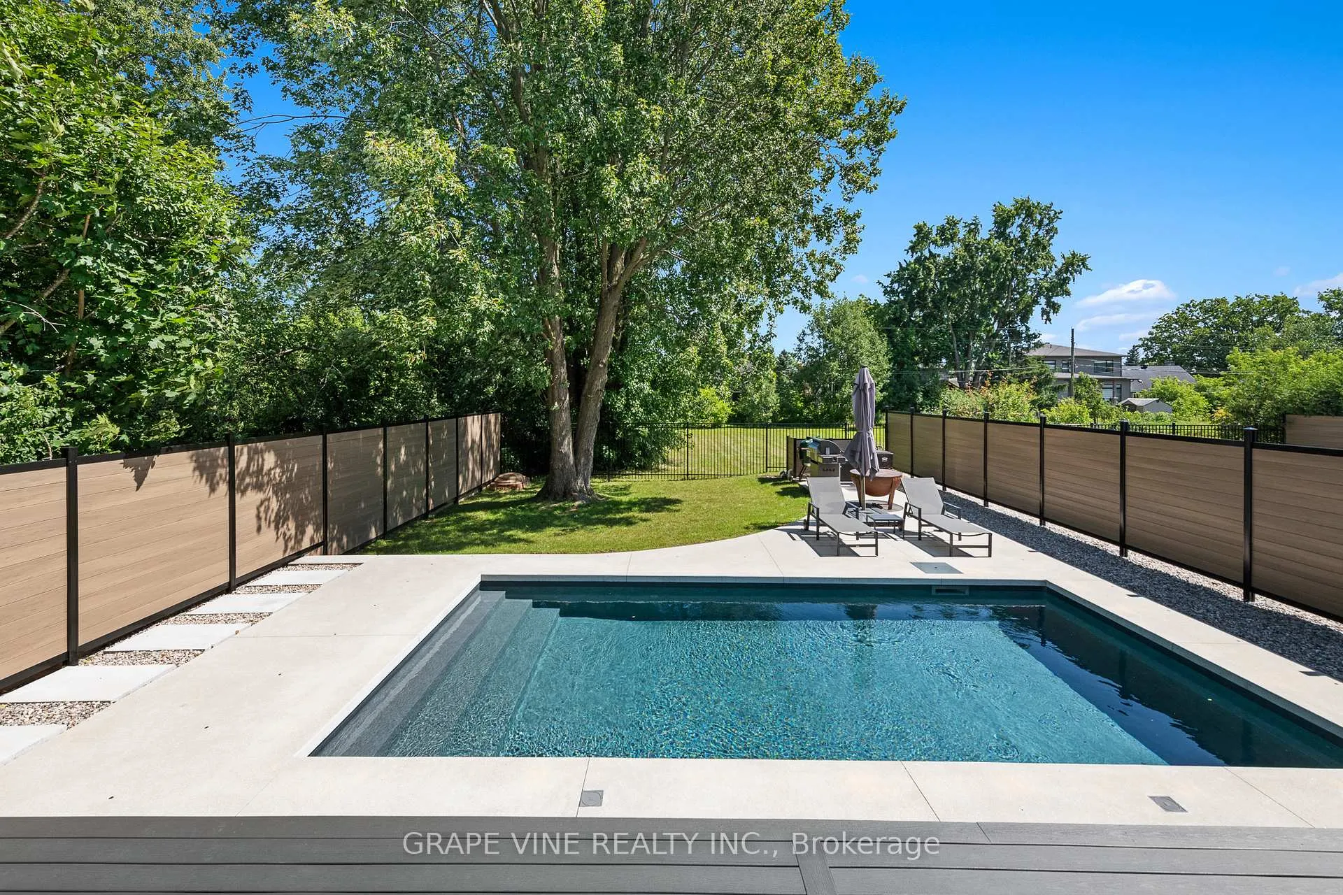 Photo 44 of 1108a Falaise Road, Ottawa, Borden Farm/Stewart Farm/Carleton Heights/Parkwood Hills — HOMEH