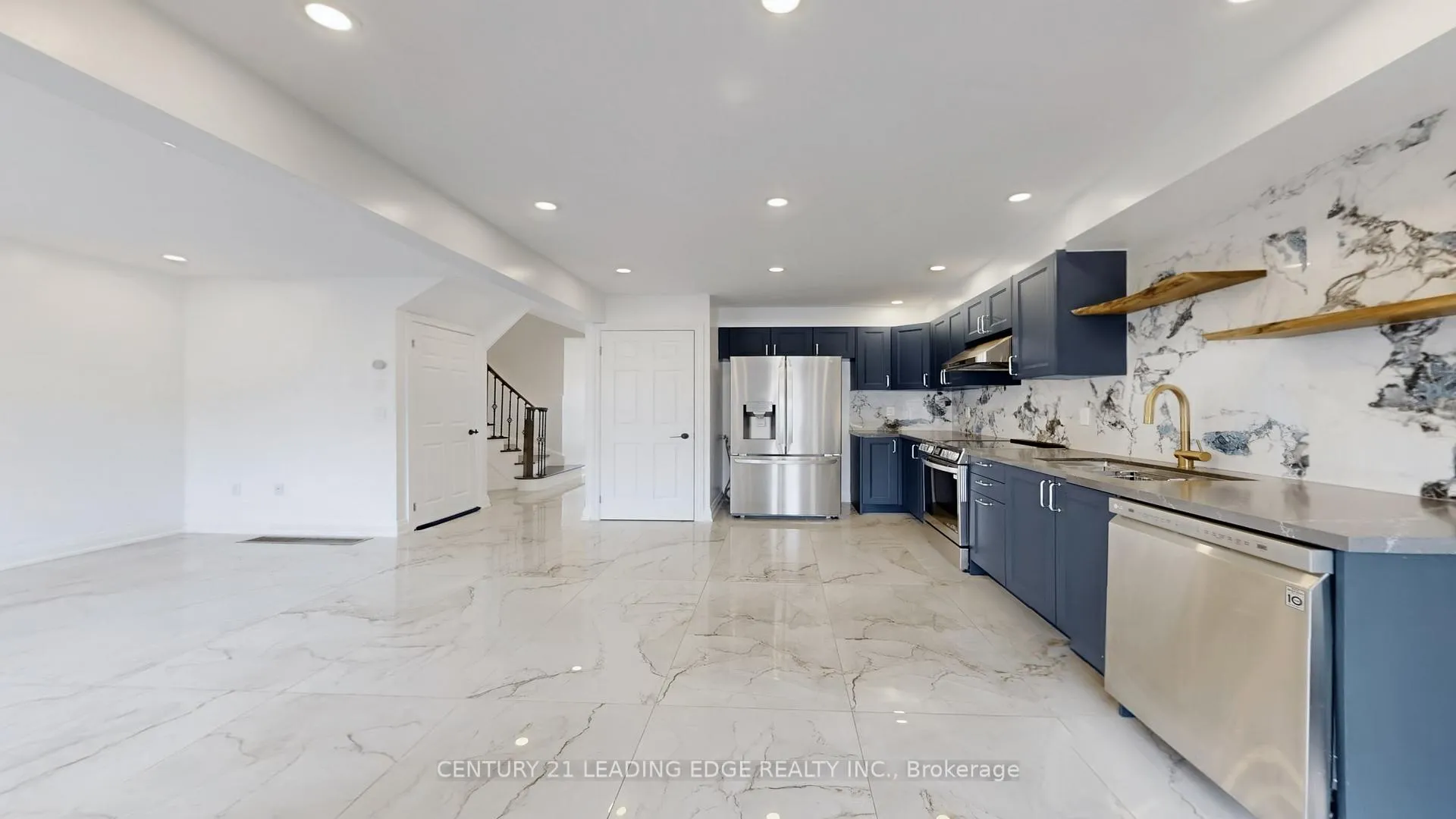 Photo 3 of 56 Wilcox Road, Vaughan, Maple — HOMEH