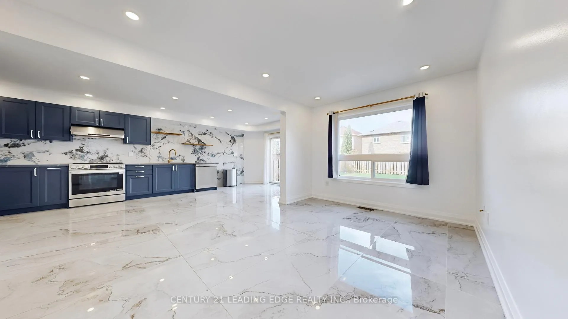 Photo 5 of 56 Wilcox Road, Vaughan, Maple — HOMEH