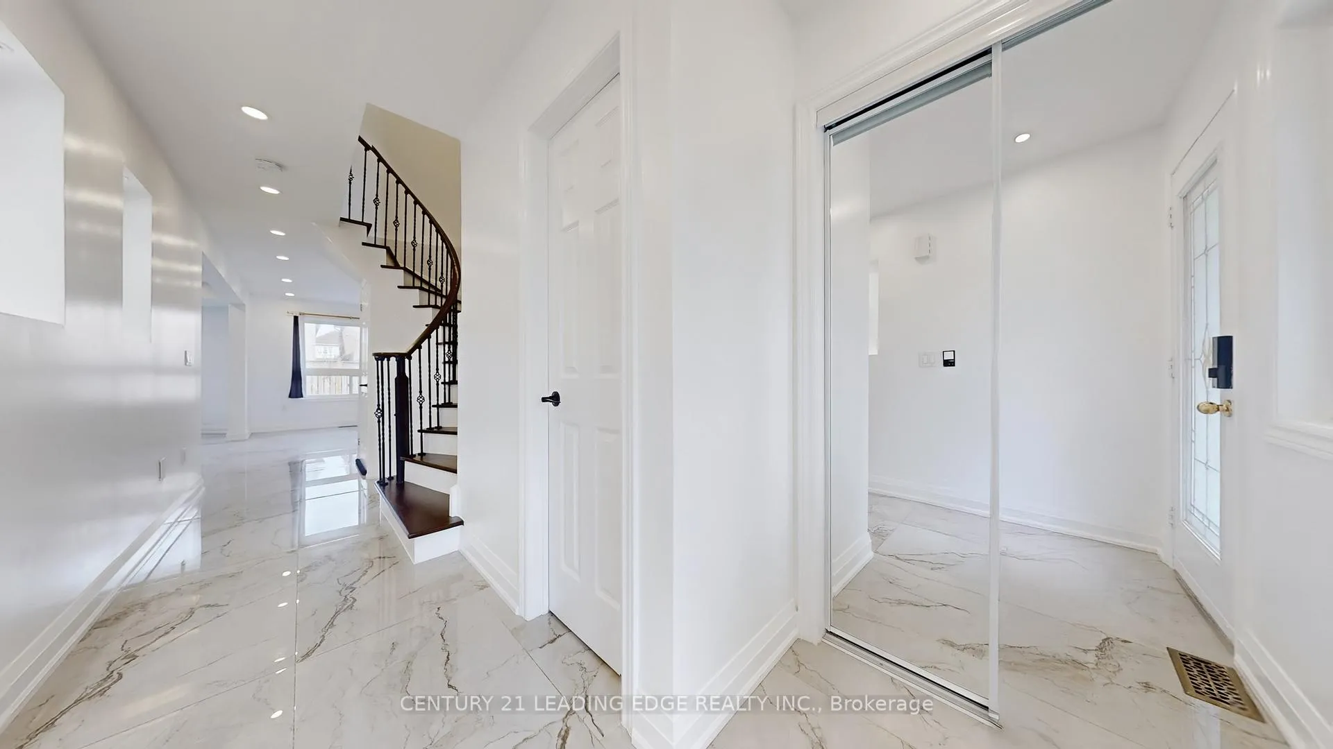 Photo 13 of 56 Wilcox Road, Vaughan, Maple — HOMEH