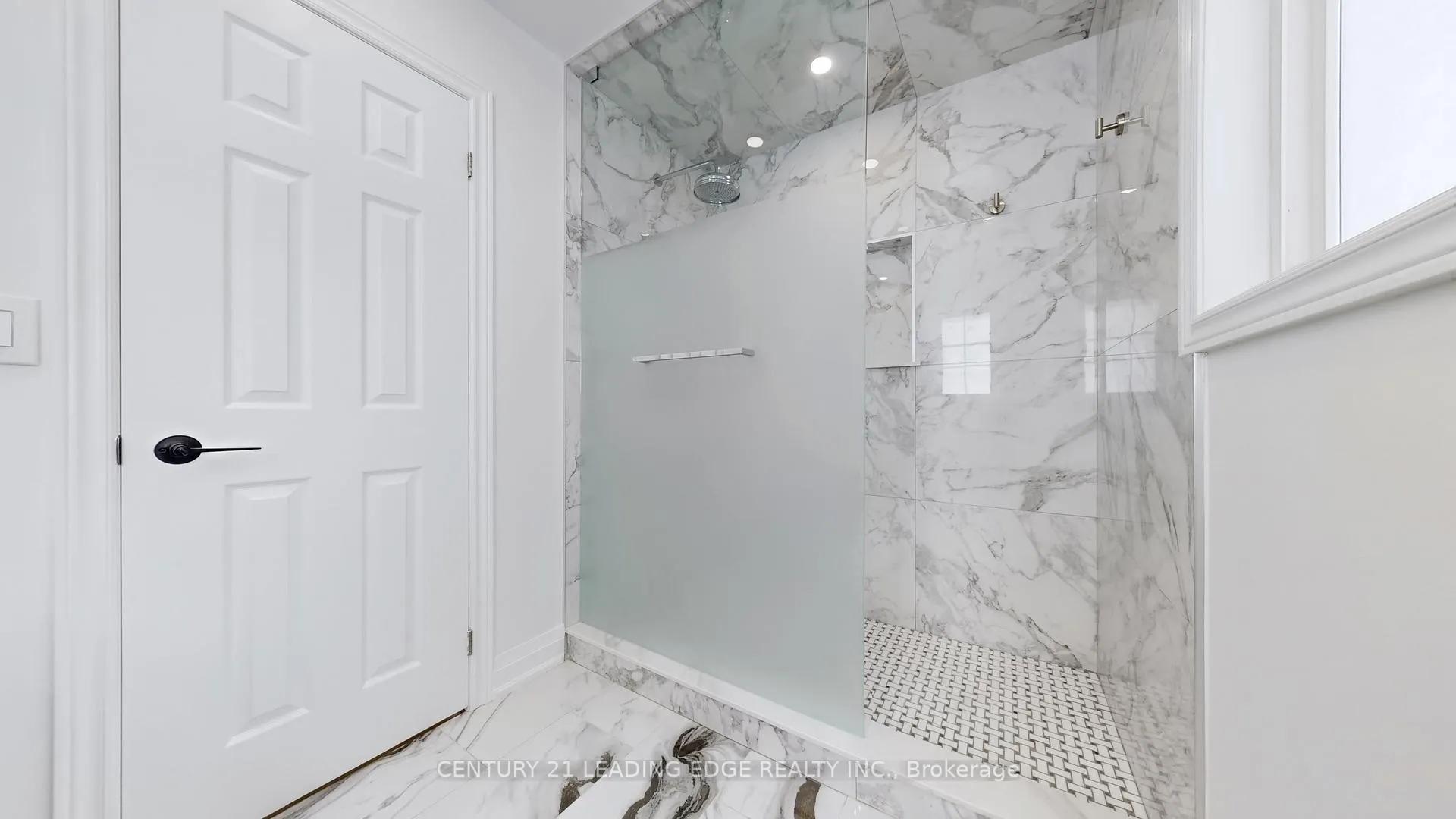 Photo 18 of 56 Wilcox Road, Vaughan, Maple — HOMEH