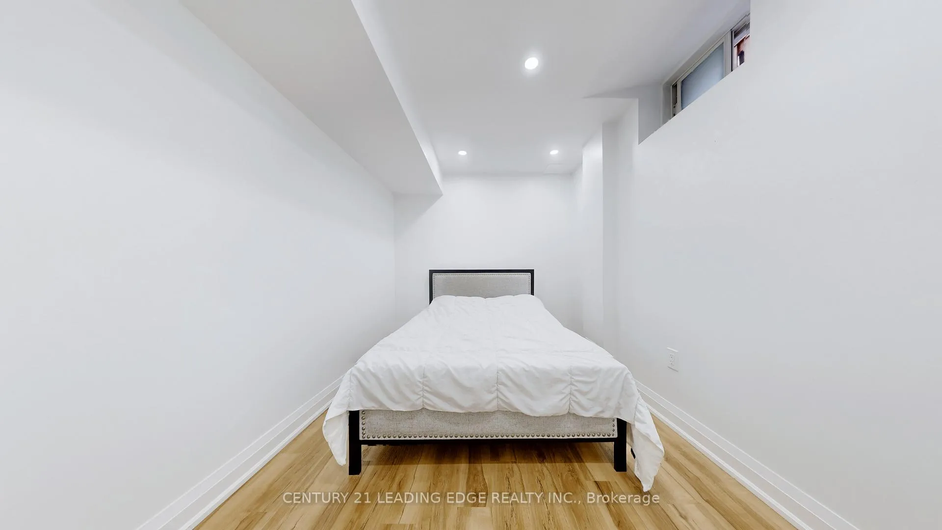 Photo 25 of 56 Wilcox Road, Vaughan, Maple — HOMEH
