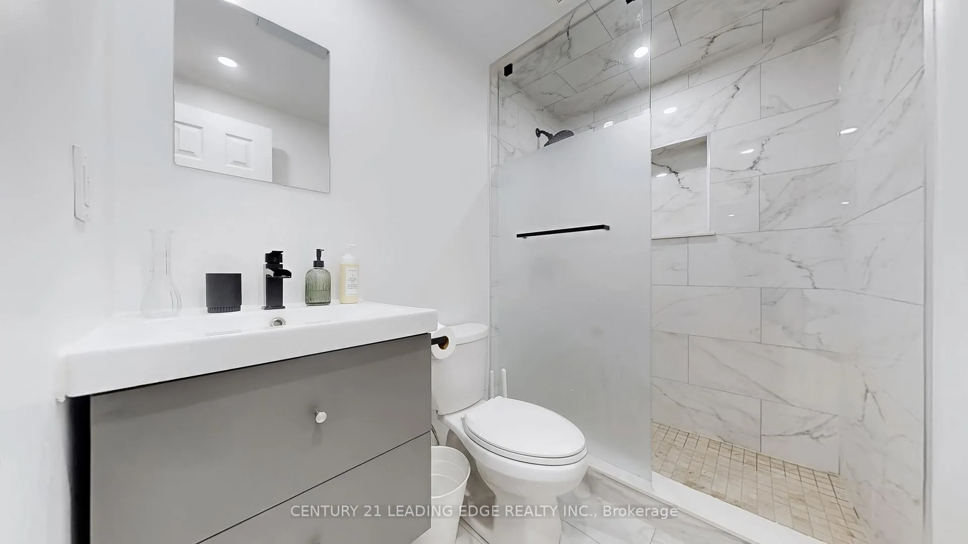 Photo 26 of 56 Wilcox Road, Vaughan, Maple — HOMEH