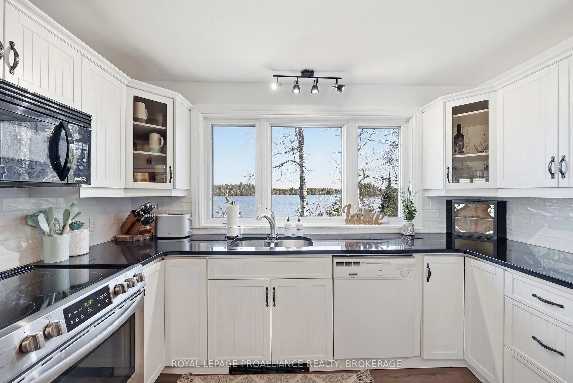 Photo 18 of 1077 Country Lane, Frontenac, Frontenac Centre — HOMEH