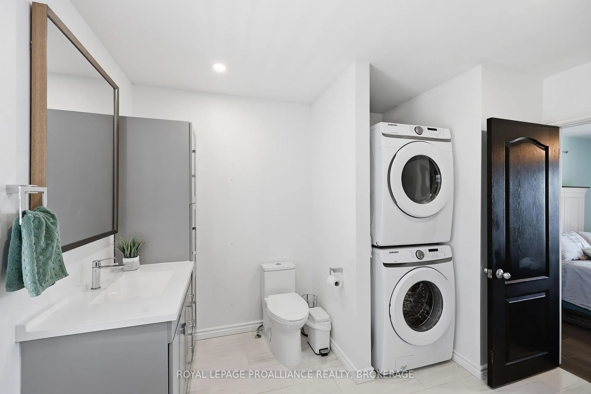 Photo 37 of 1077 Country Lane, Frontenac, Frontenac Centre — HOMEH