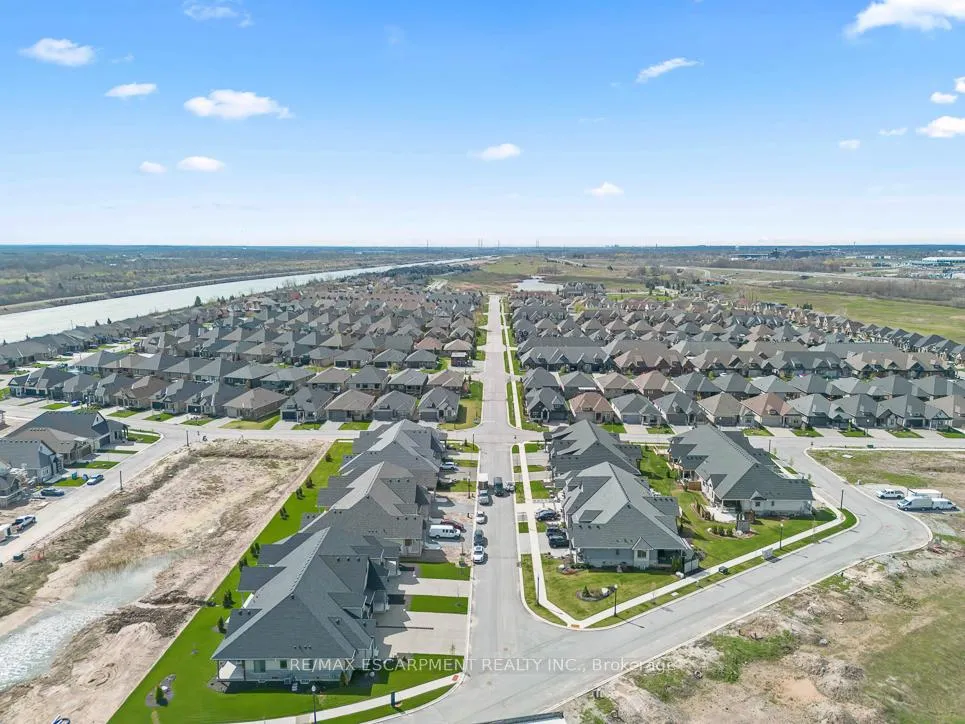 Photo 48 of 311 Perth Trail, Welland, Hwy 406/Welland — HOMEH