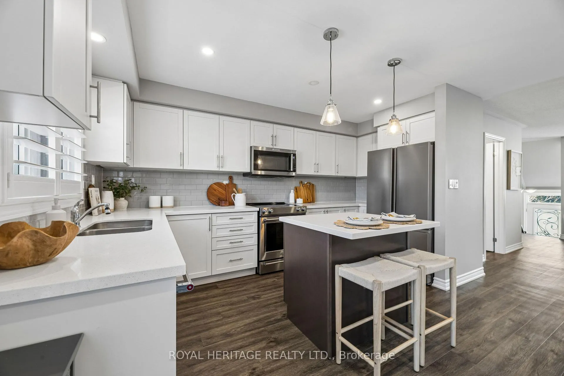 Photo 12 of 54 Streathern Way, Clarington, Bowmanville — HOMEH