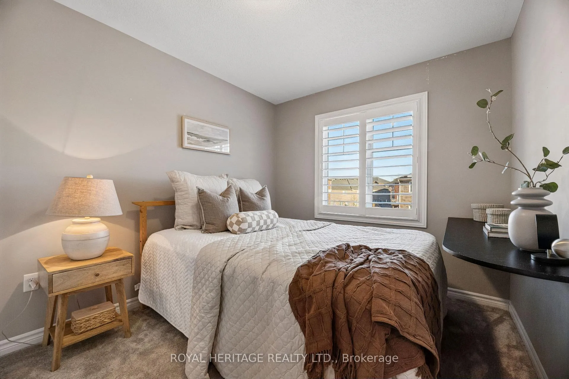 Photo 24 of 54 Streathern Way, Clarington, Bowmanville — HOMEH