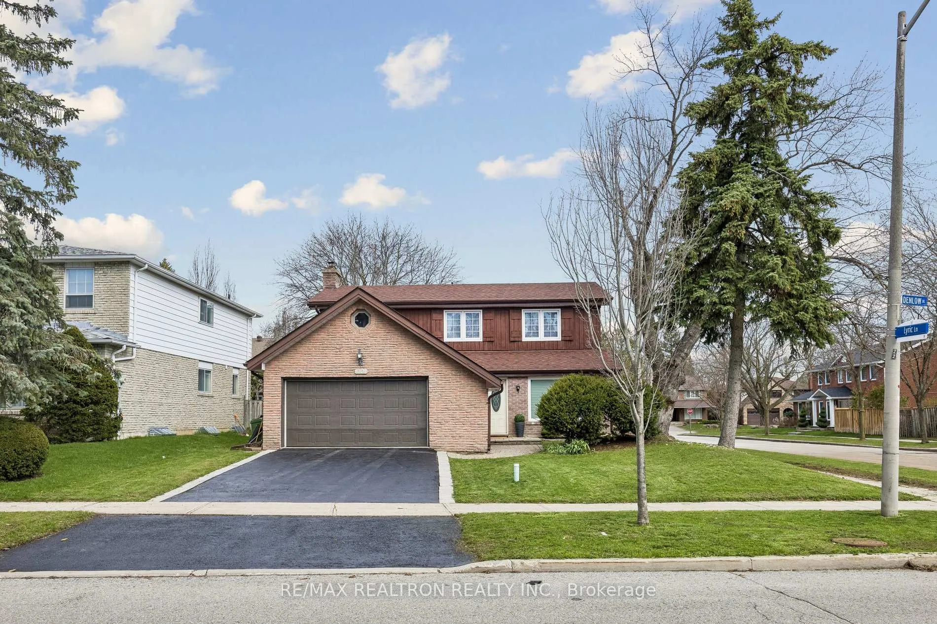 Front of 22 Denlow Boulevard