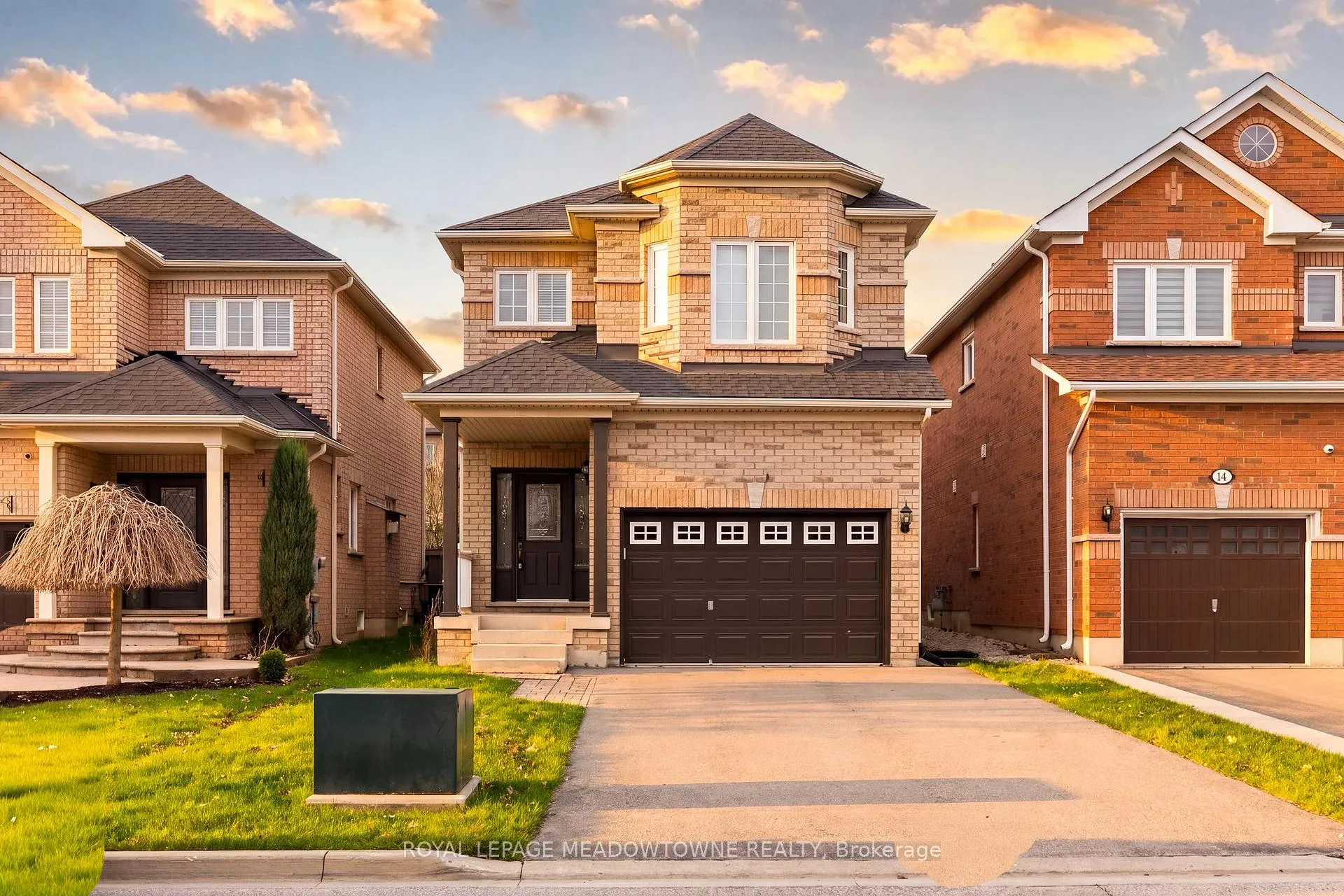 Photo 3 of 14 Eagleview Way, Halton Hills, Georgetown — HOMEH