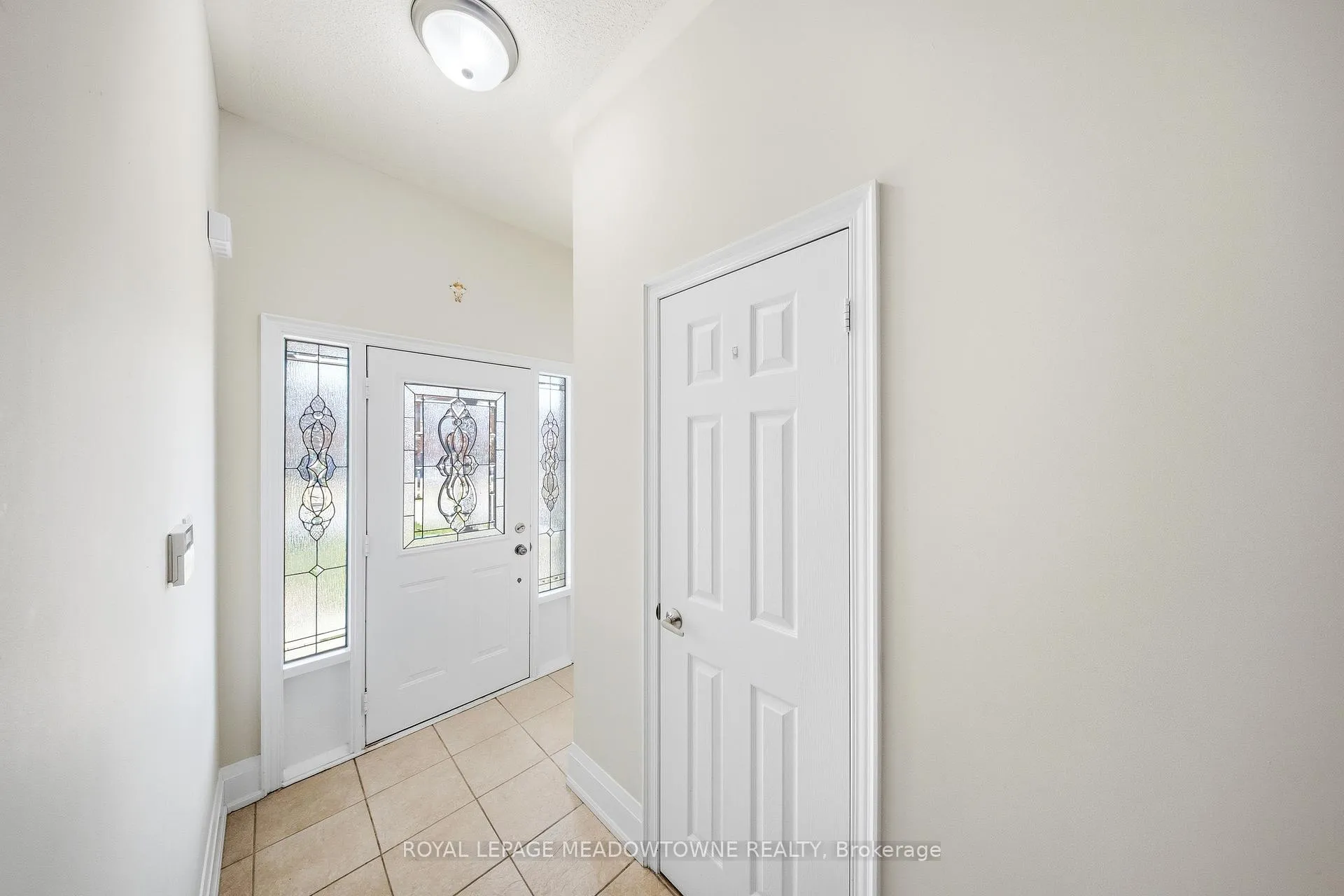 Photo 10 of 14 Eagleview Way, Halton Hills, Georgetown — HOMEH
