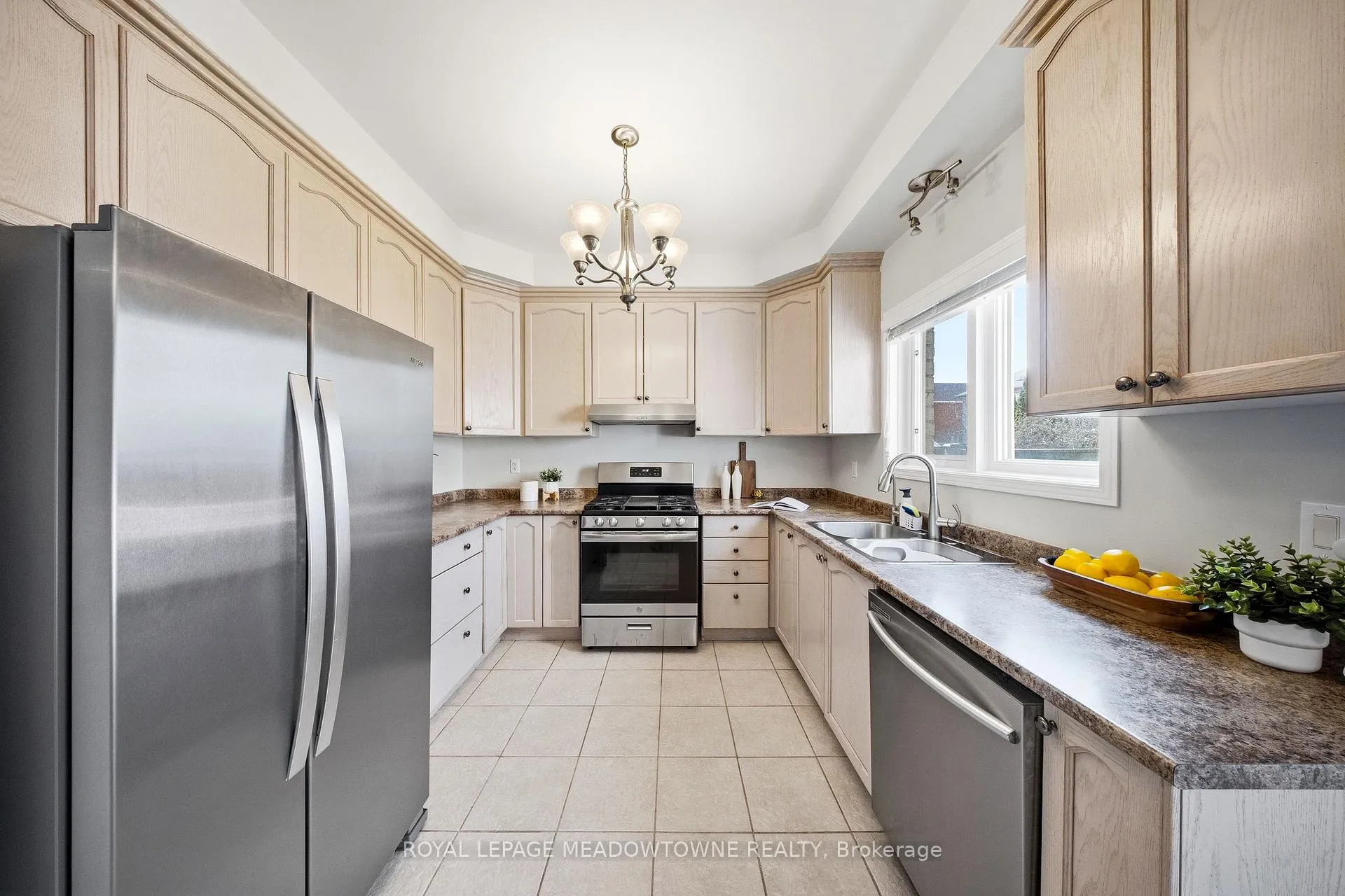 Photo 19 of 14 Eagleview Way, Halton Hills, Georgetown — HOMEH