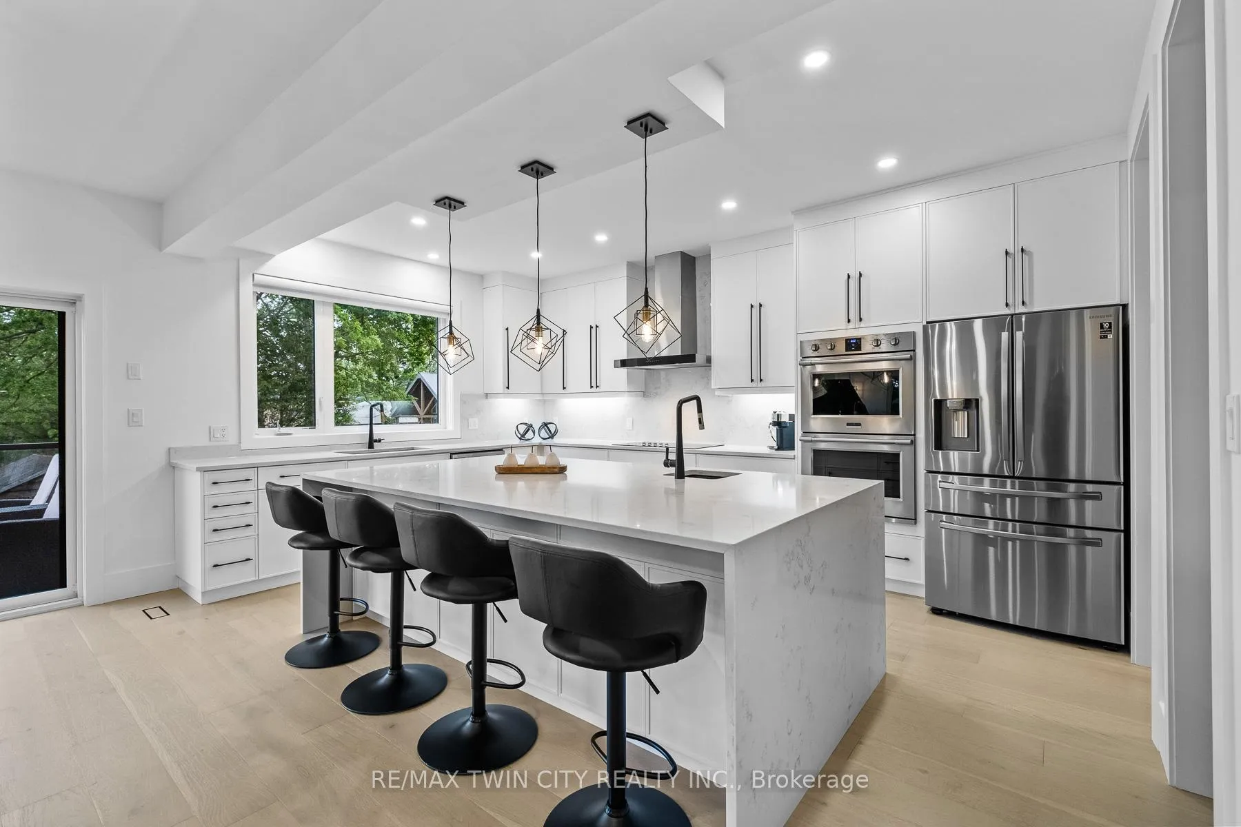 Photo 7 of 1207 Queen St Street N, Wilmot — HOMEH