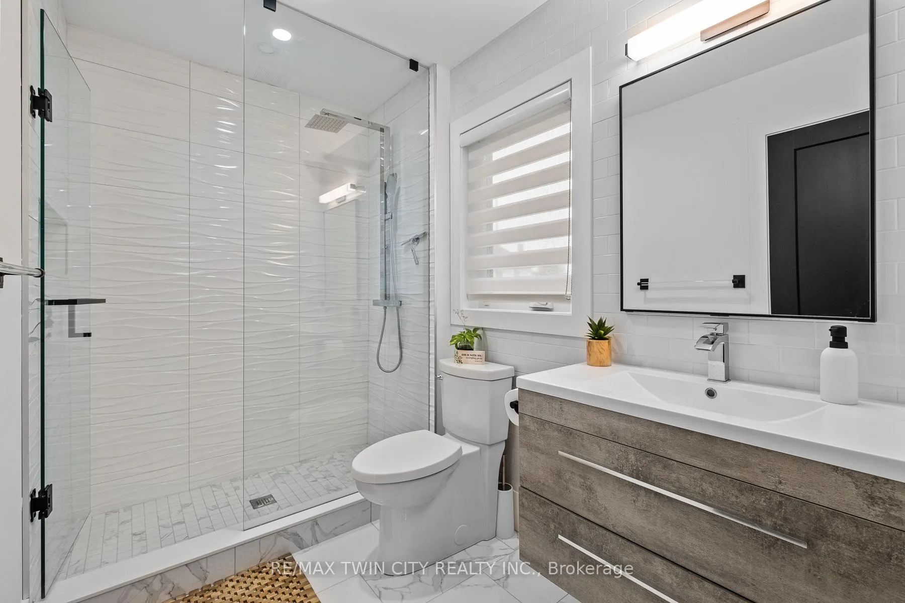 Photo 21 of 1207 Queen St Street N, Wilmot — HOMEH