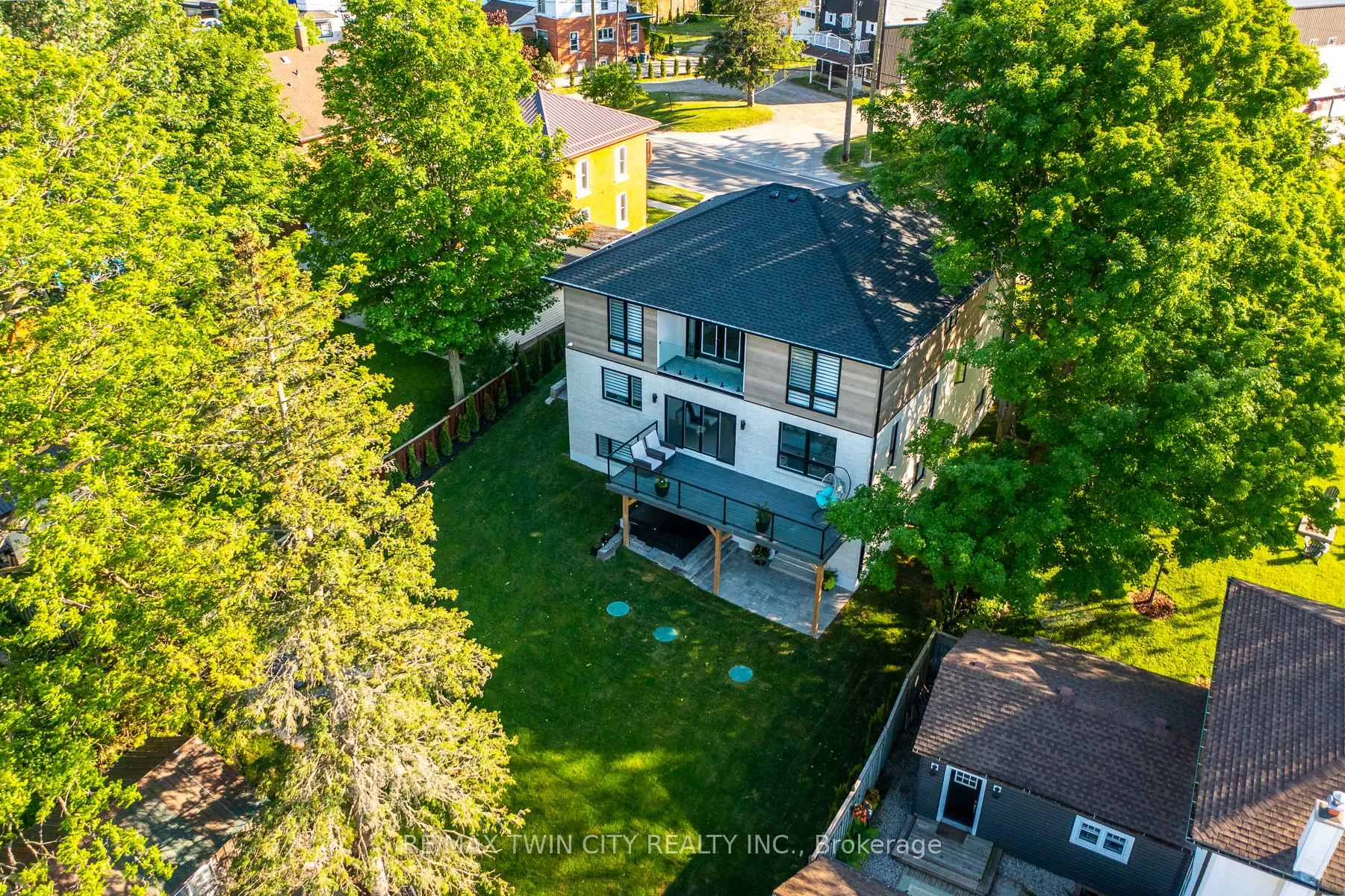 Photo 42 of 1207 Queen St Street N, Wilmot — HOMEH