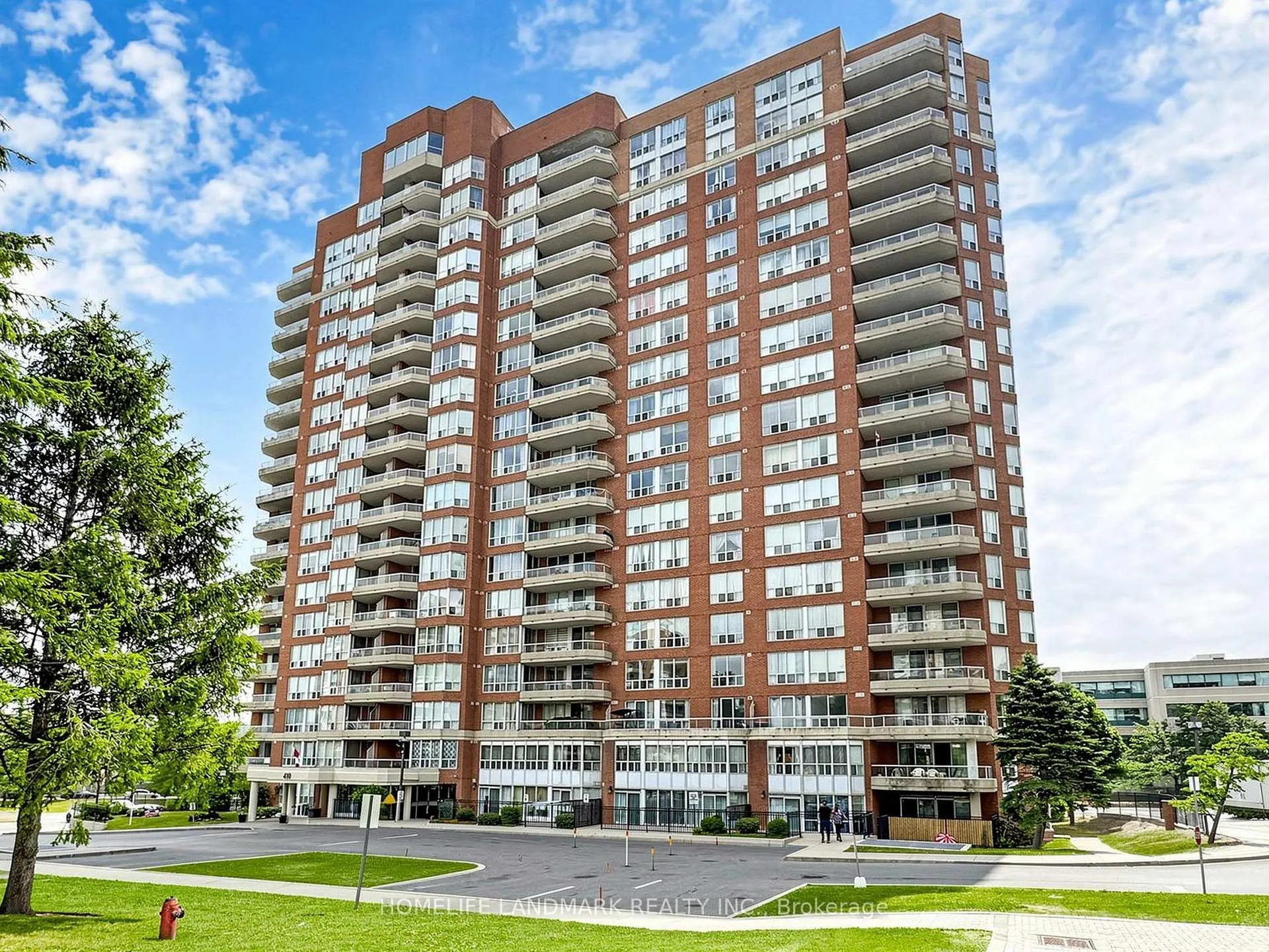 Front of Unit 106, 410 Mclevin Avenue