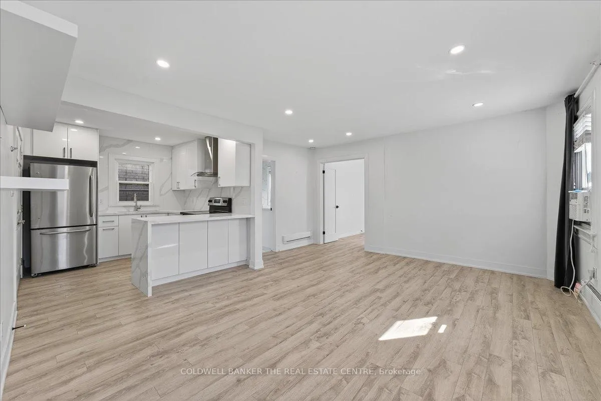 Photo 2 of 252 Soudan Avenue, Toronto, Mount Pleasant East — HOMEH
