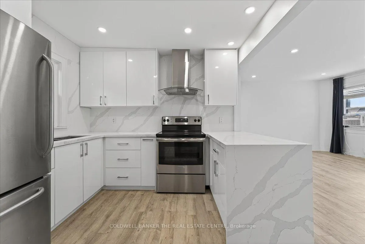 Photo 3 of 252 Soudan Avenue, Toronto, Mount Pleasant East — HOMEH