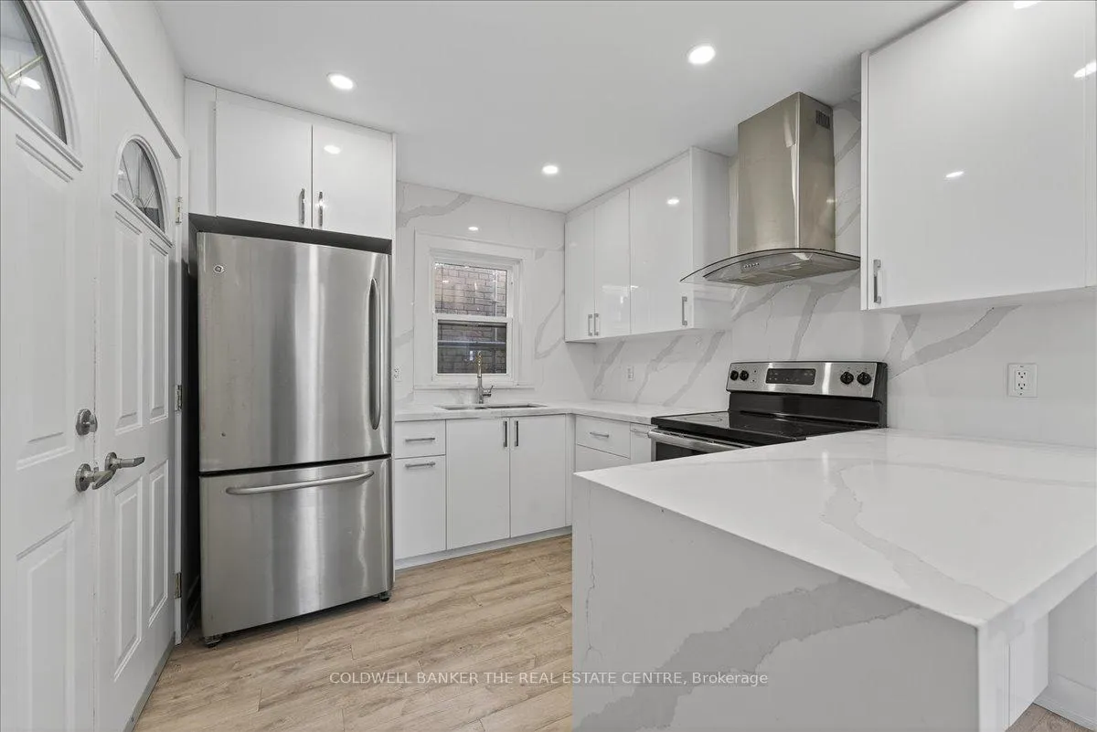 Photo 8 of 252 Soudan Avenue, Toronto, Mount Pleasant East — HOMEH
