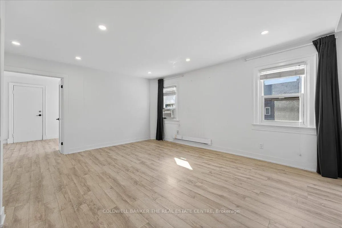 Photo 10 of 252 Soudan Avenue, Toronto, Mount Pleasant East — HOMEH