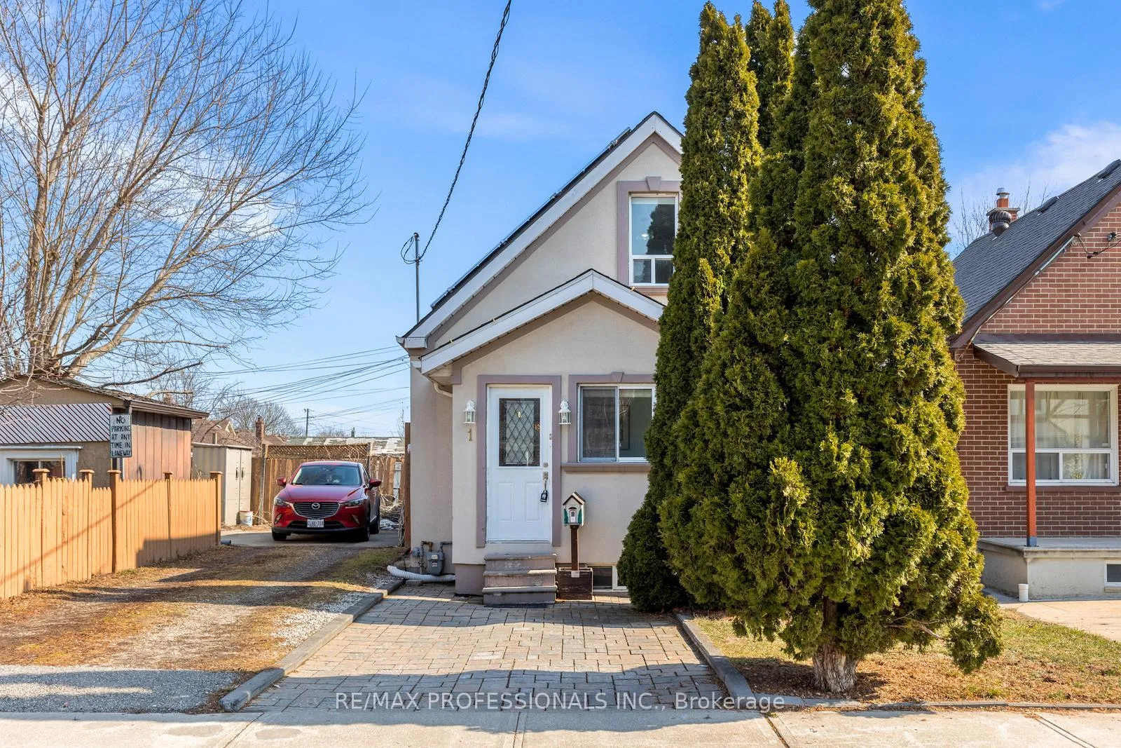 Photo 2 of 1 Gray Avenue, Toronto, Rockcliffe-Smythe — HOMEH