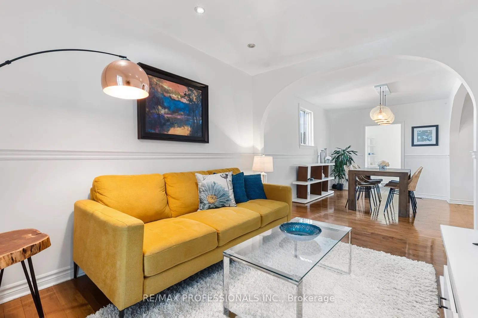 Photo 6 of 1 Gray Avenue, Toronto, Rockcliffe-Smythe — HOMEH