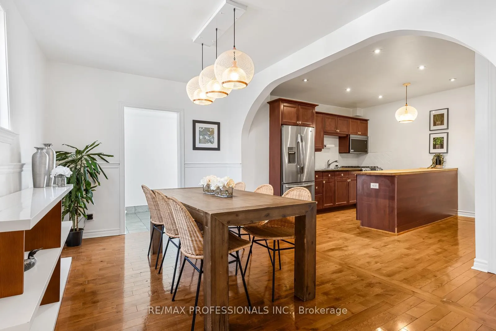 Photo 8 of 1 Gray Avenue, Toronto, Rockcliffe-Smythe — HOMEH