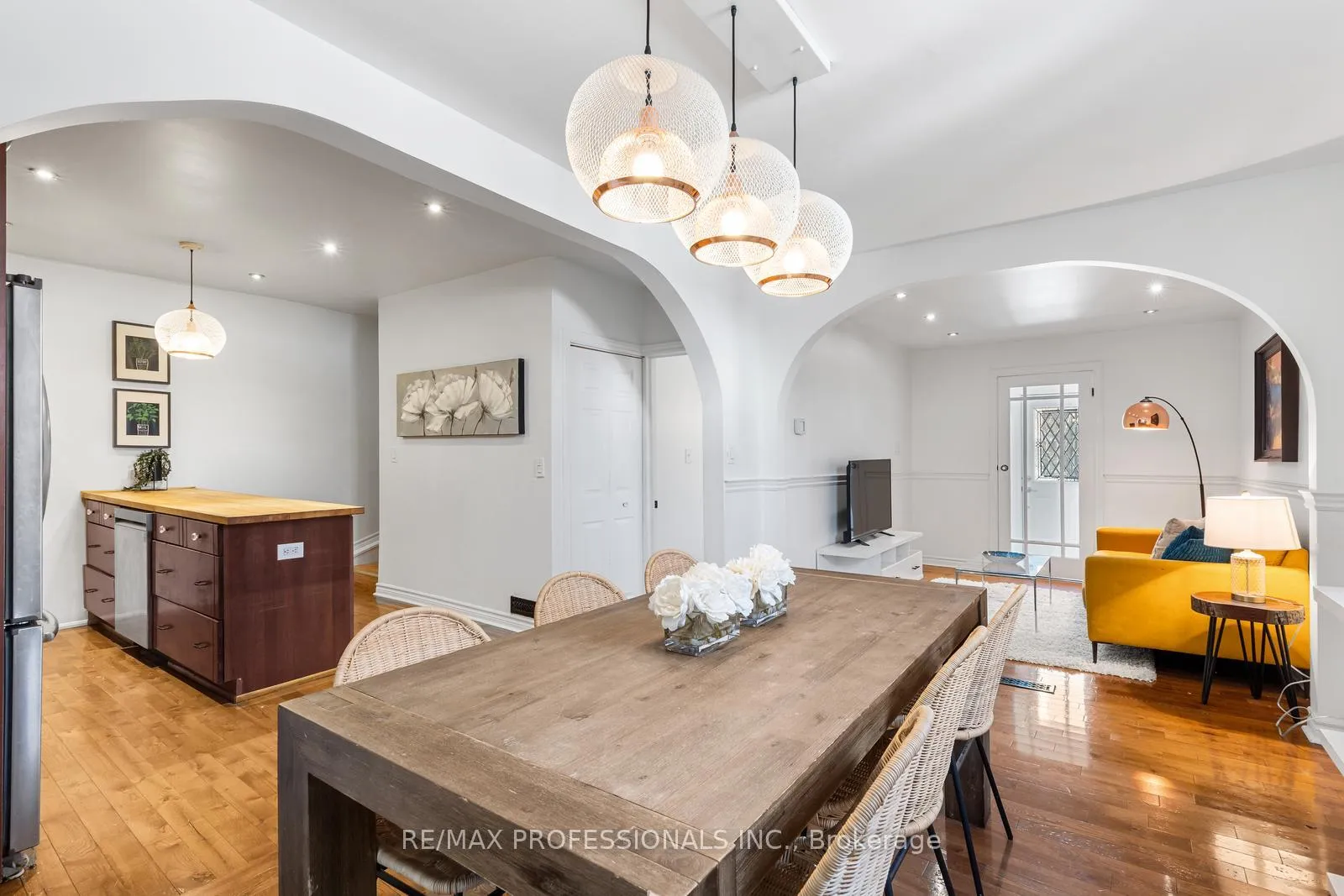 Photo 9 of 1 Gray Avenue, Toronto, Rockcliffe-Smythe — HOMEH