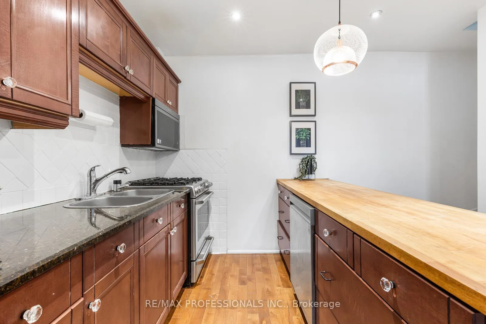 Photo 12 of 1 Gray Avenue, Toronto, Rockcliffe-Smythe — HOMEH