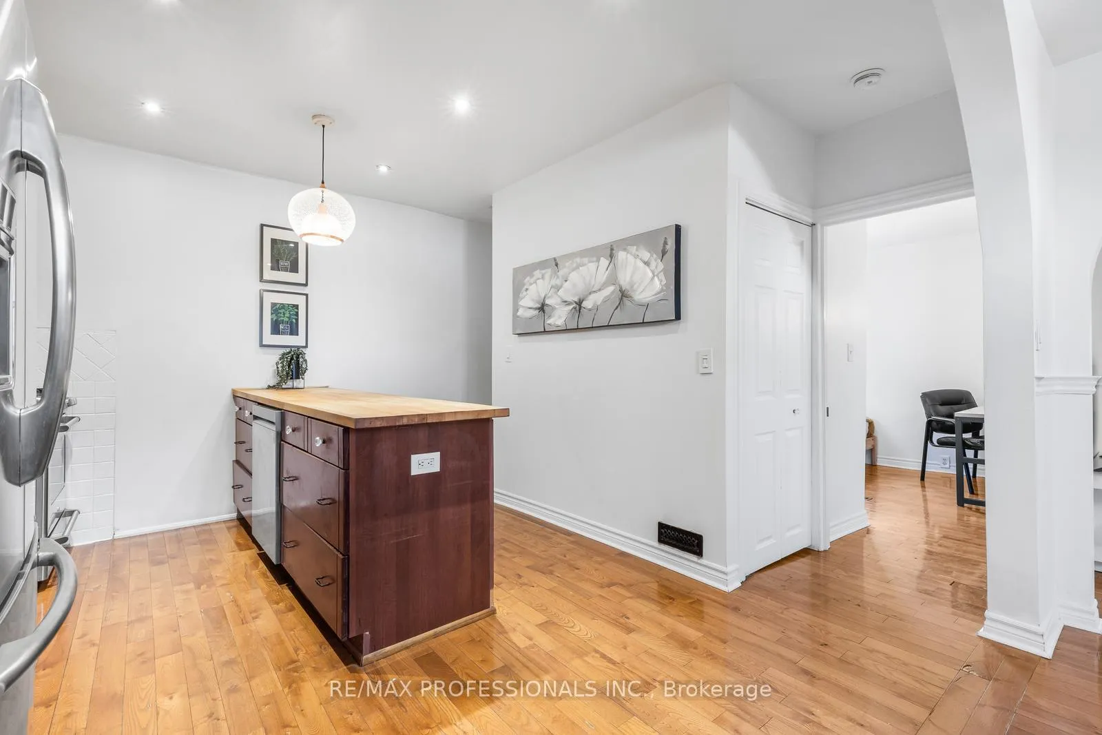 Photo 14 of 1 Gray Avenue, Toronto, Rockcliffe-Smythe — HOMEH