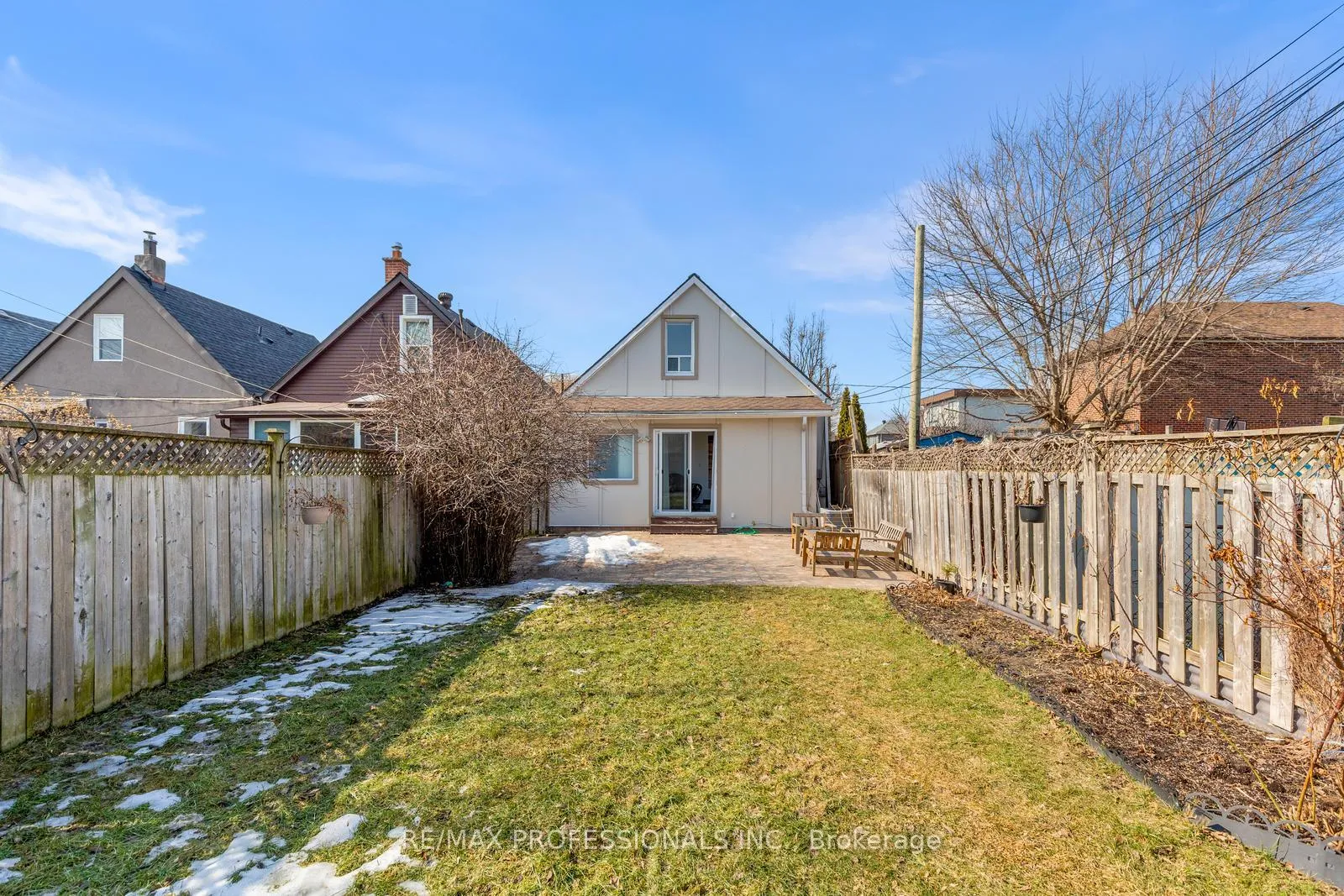 Photo 34 of 1 Gray Avenue, Toronto, Rockcliffe-Smythe — HOMEH