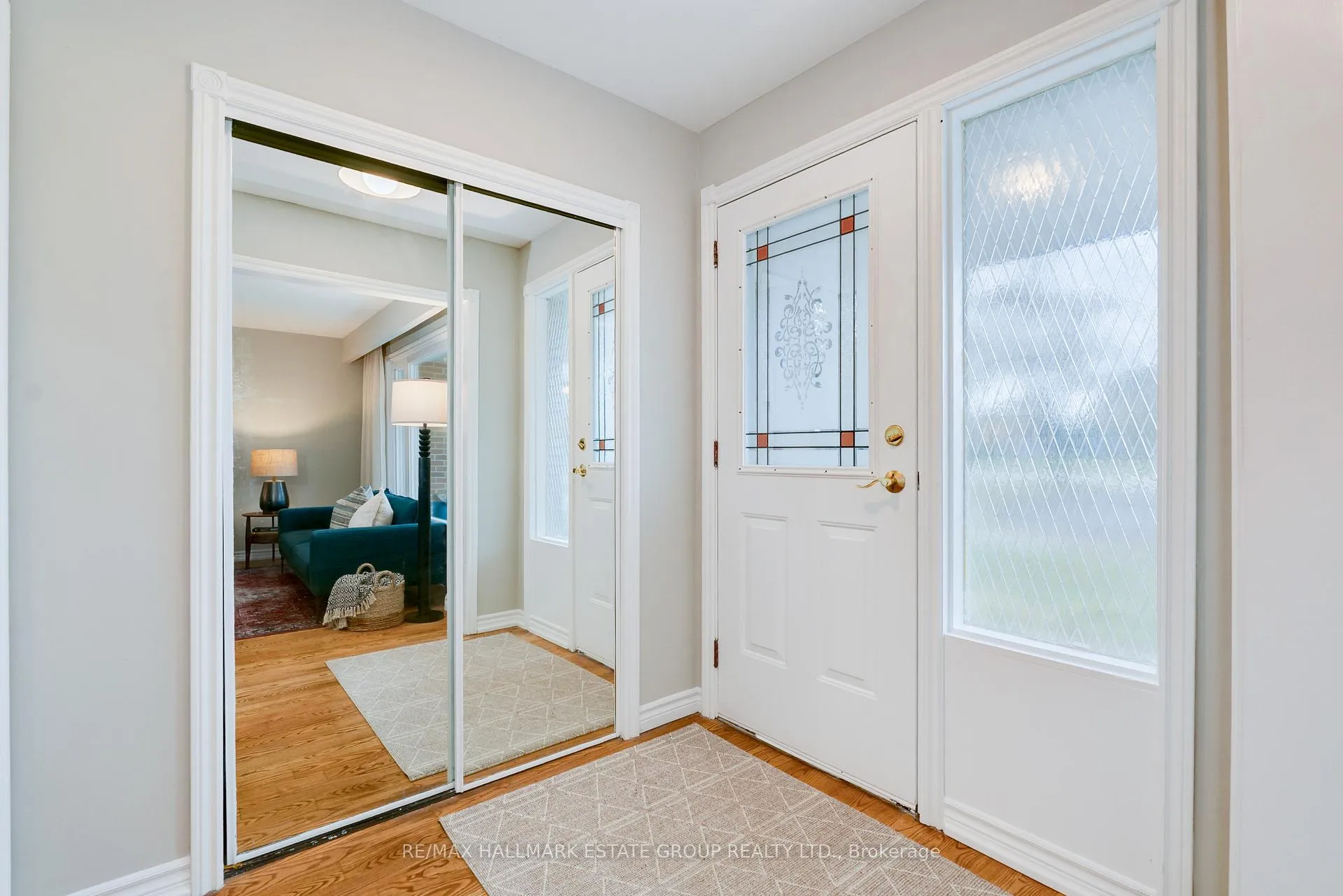 Photo 3 of 950 Bayshore Court, Pickering, Dunbarton — HOMEH