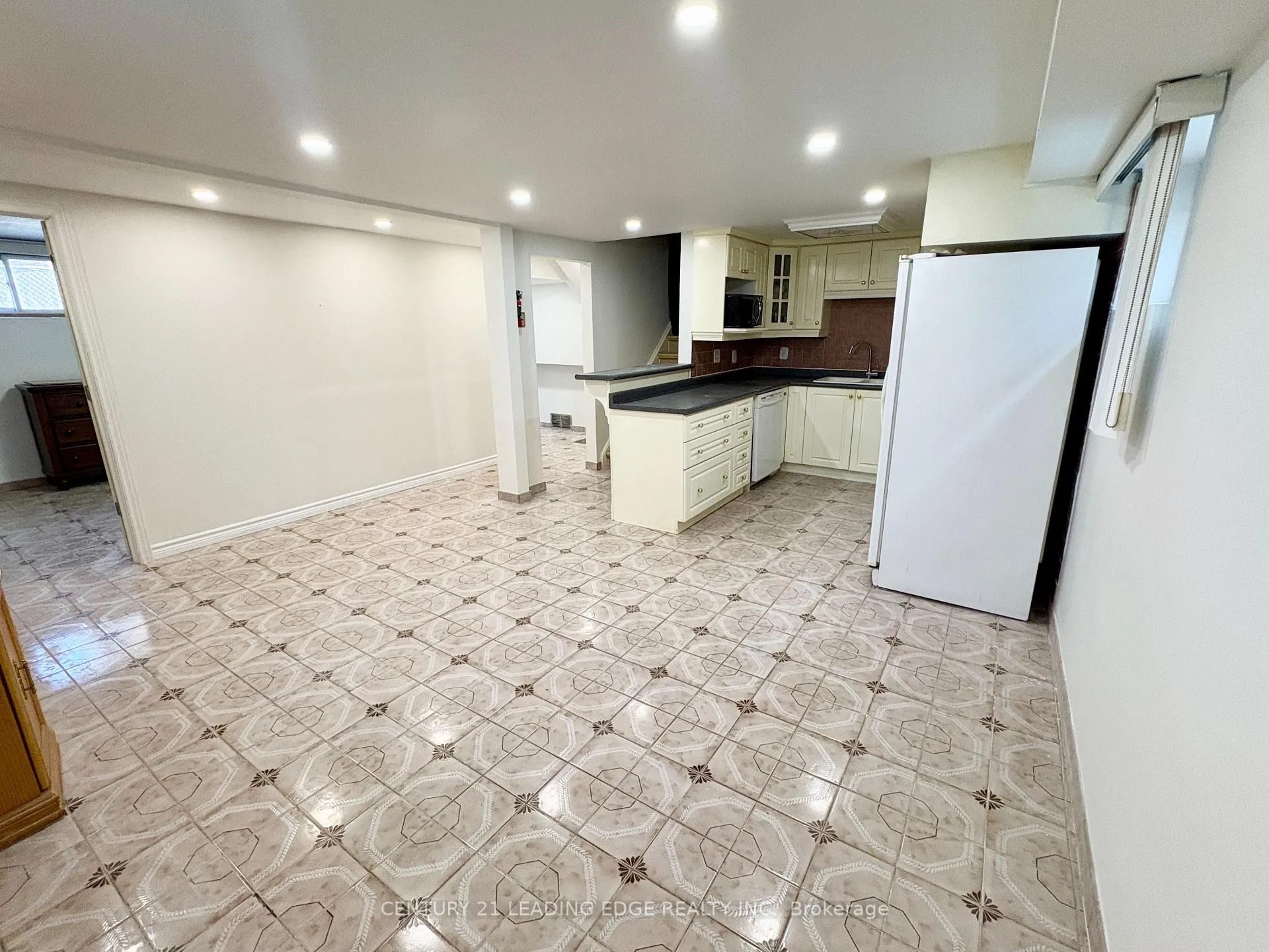 Photo 9 of 50 Limeridge Road W, Hamilton, Yeoville — HOMEH