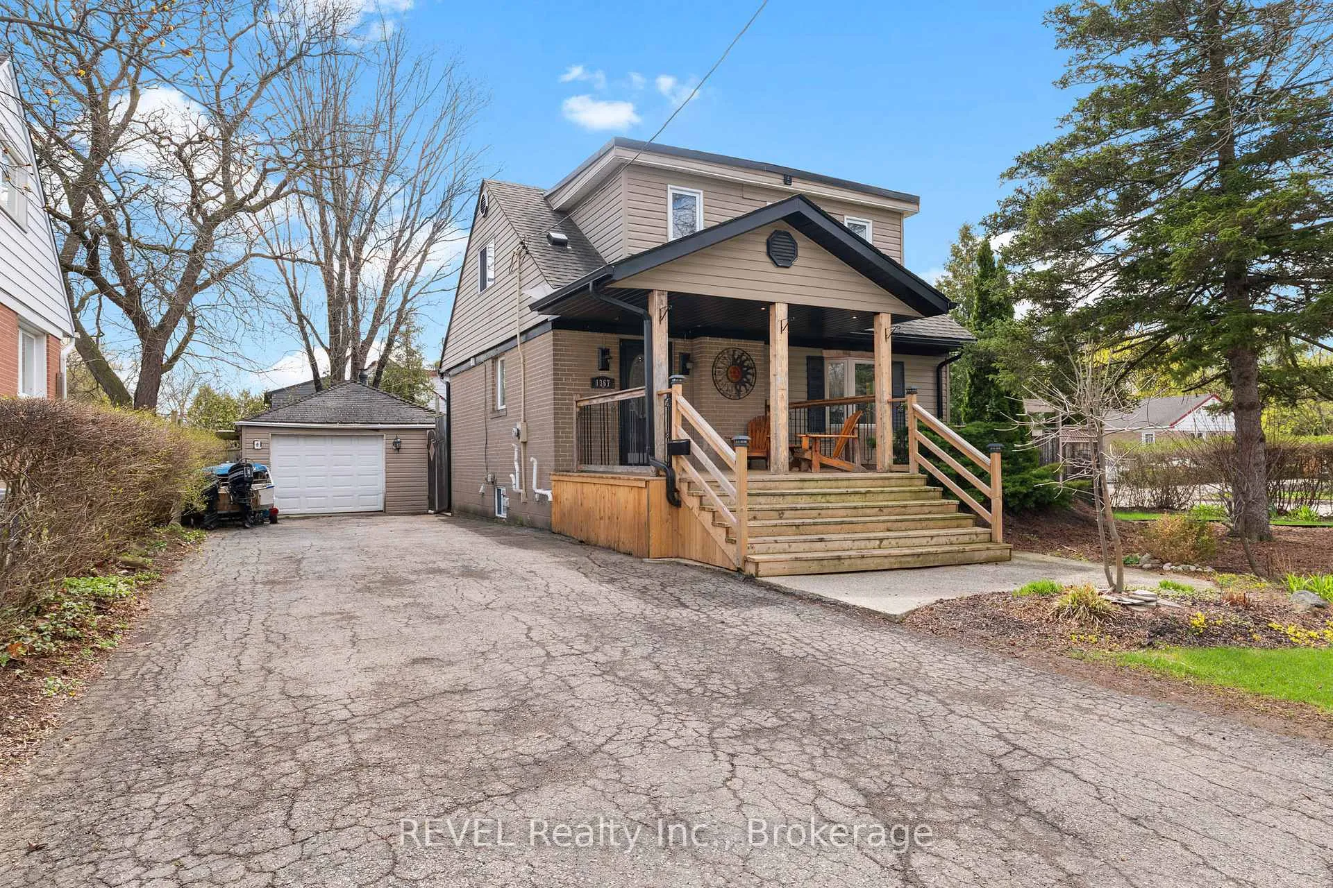 Photo 1 of 1367 St Marys Crescent, Burlington, Mountainside — HOMEH
