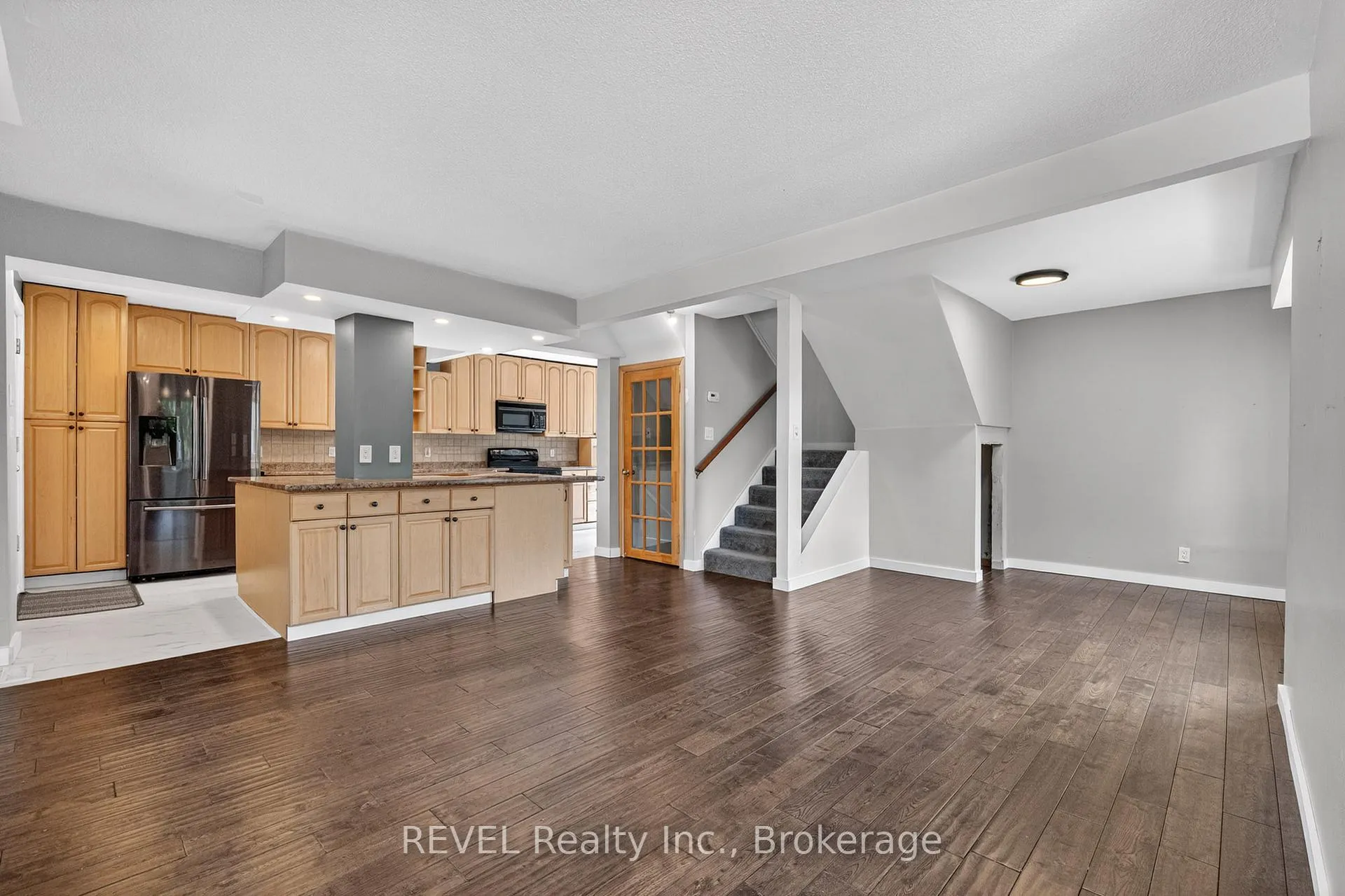 Photo 11 of 1367 St Marys Crescent, Burlington, Mountainside — HOMEH