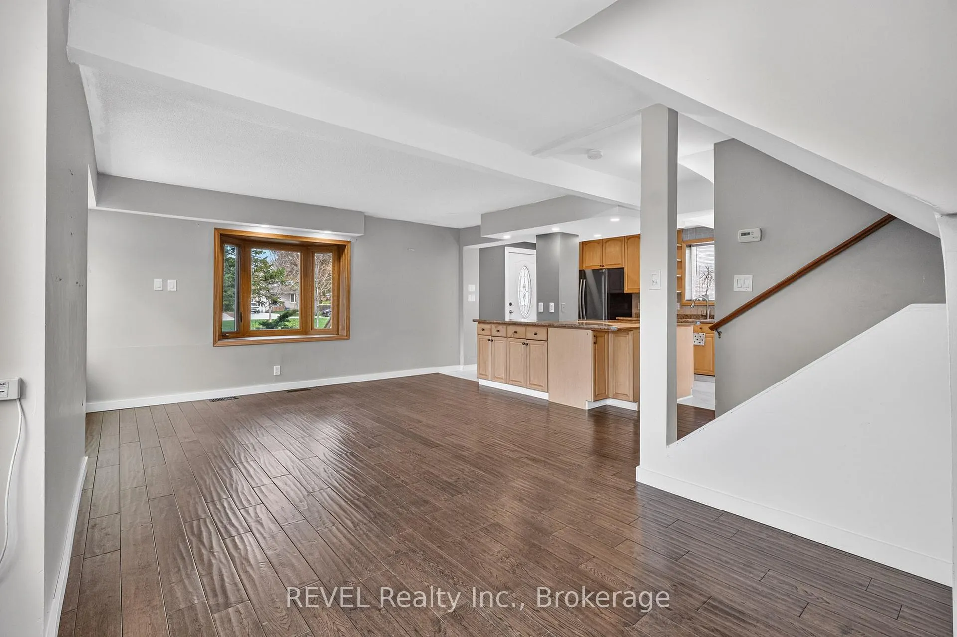 Photo 13 of 1367 St Marys Crescent, Burlington, Mountainside — HOMEH