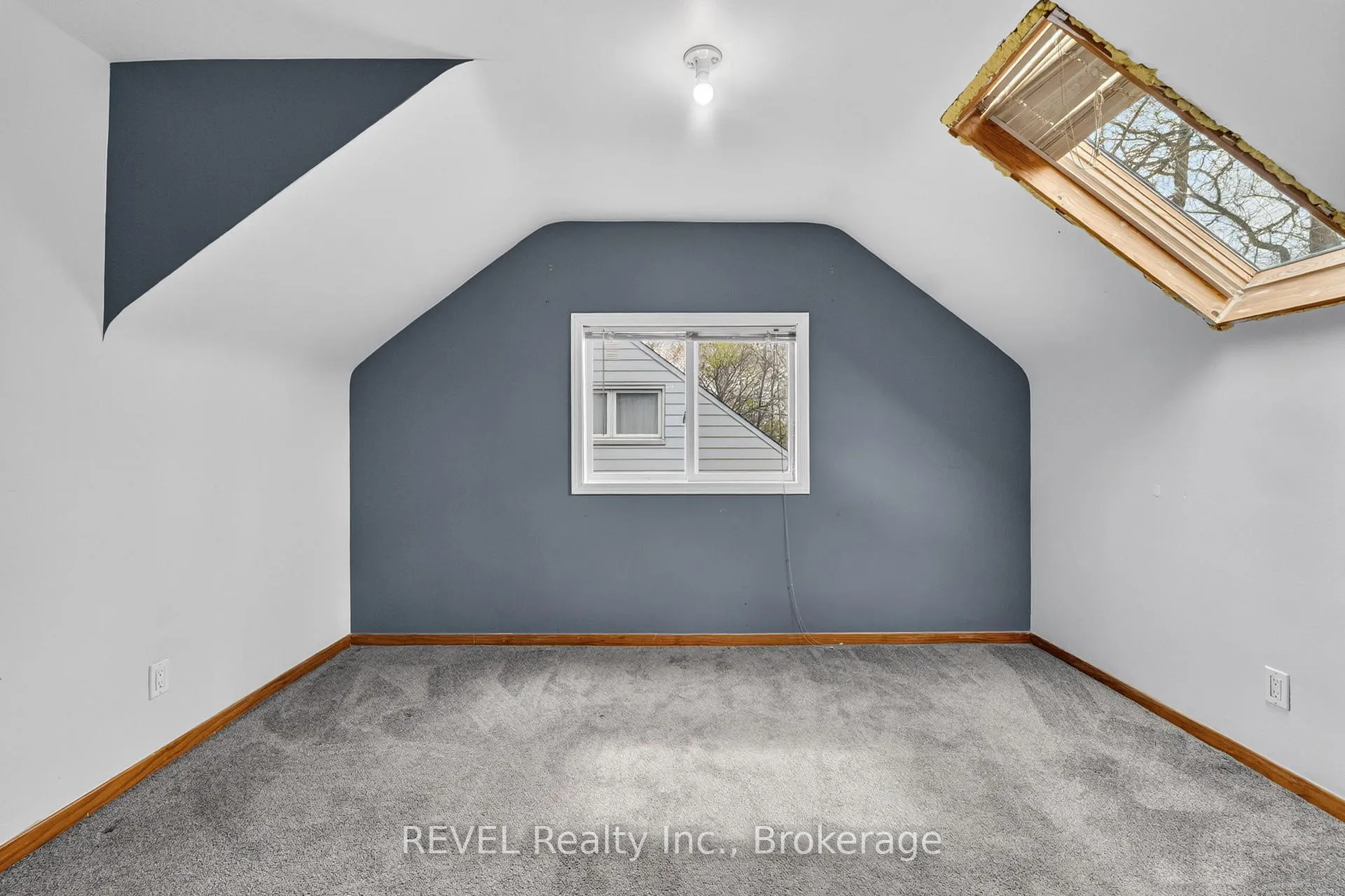 Photo 18 of 1367 St Marys Crescent, Burlington, Mountainside — HOMEH
