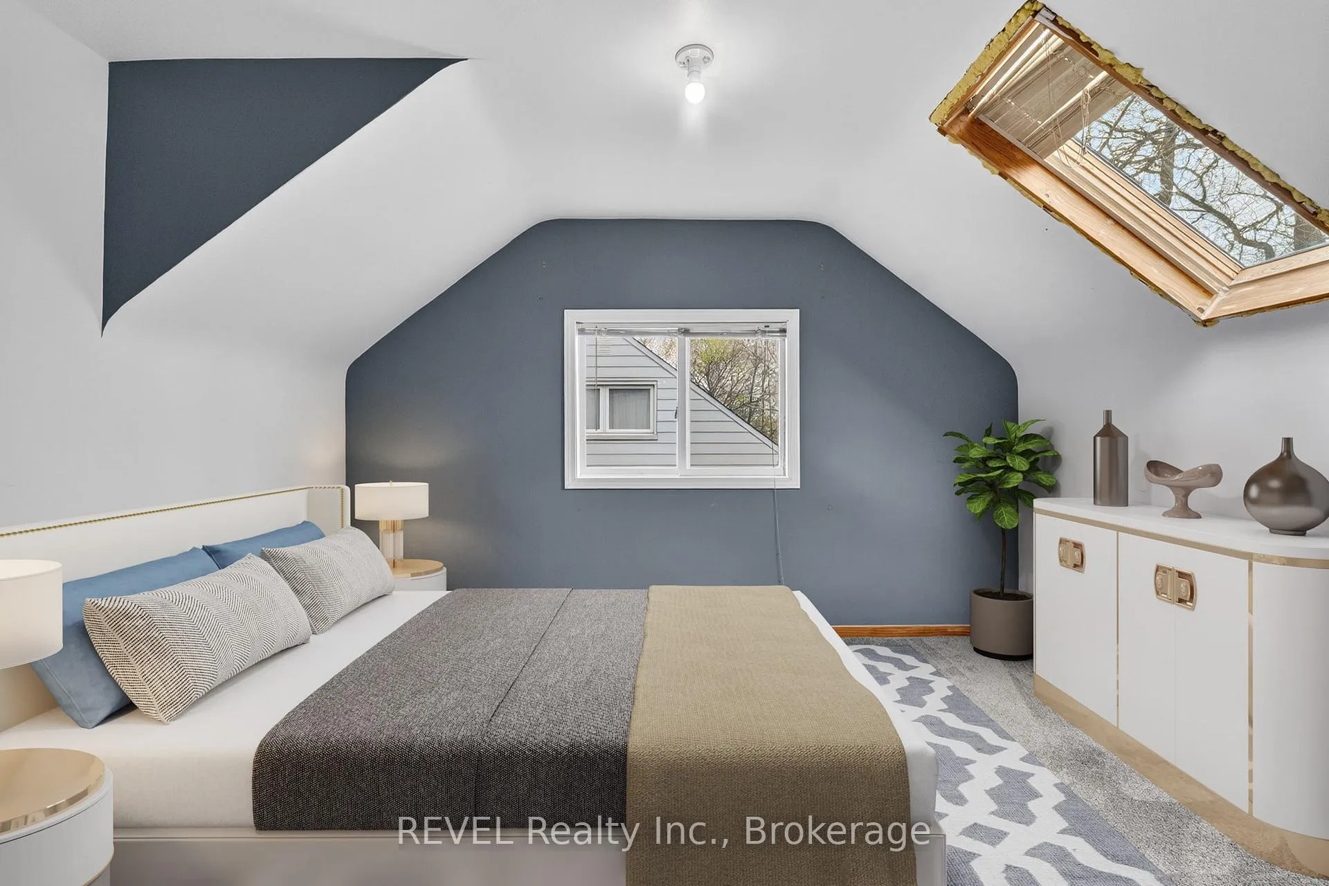 Photo 19 of 1367 St Marys Crescent, Burlington, Mountainside — HOMEH