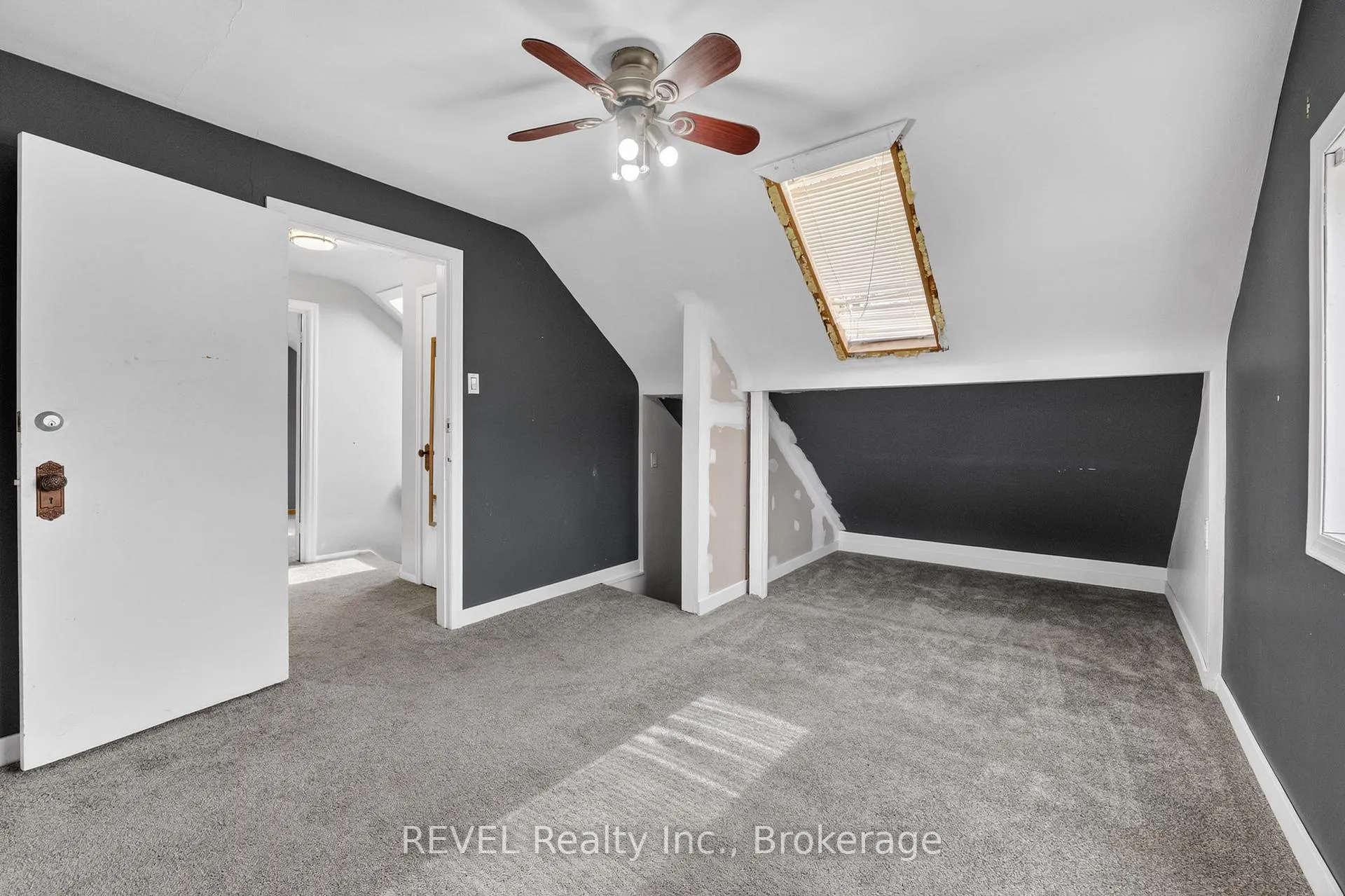 Photo 21 of 1367 St Marys Crescent, Burlington, Mountainside — HOMEH
