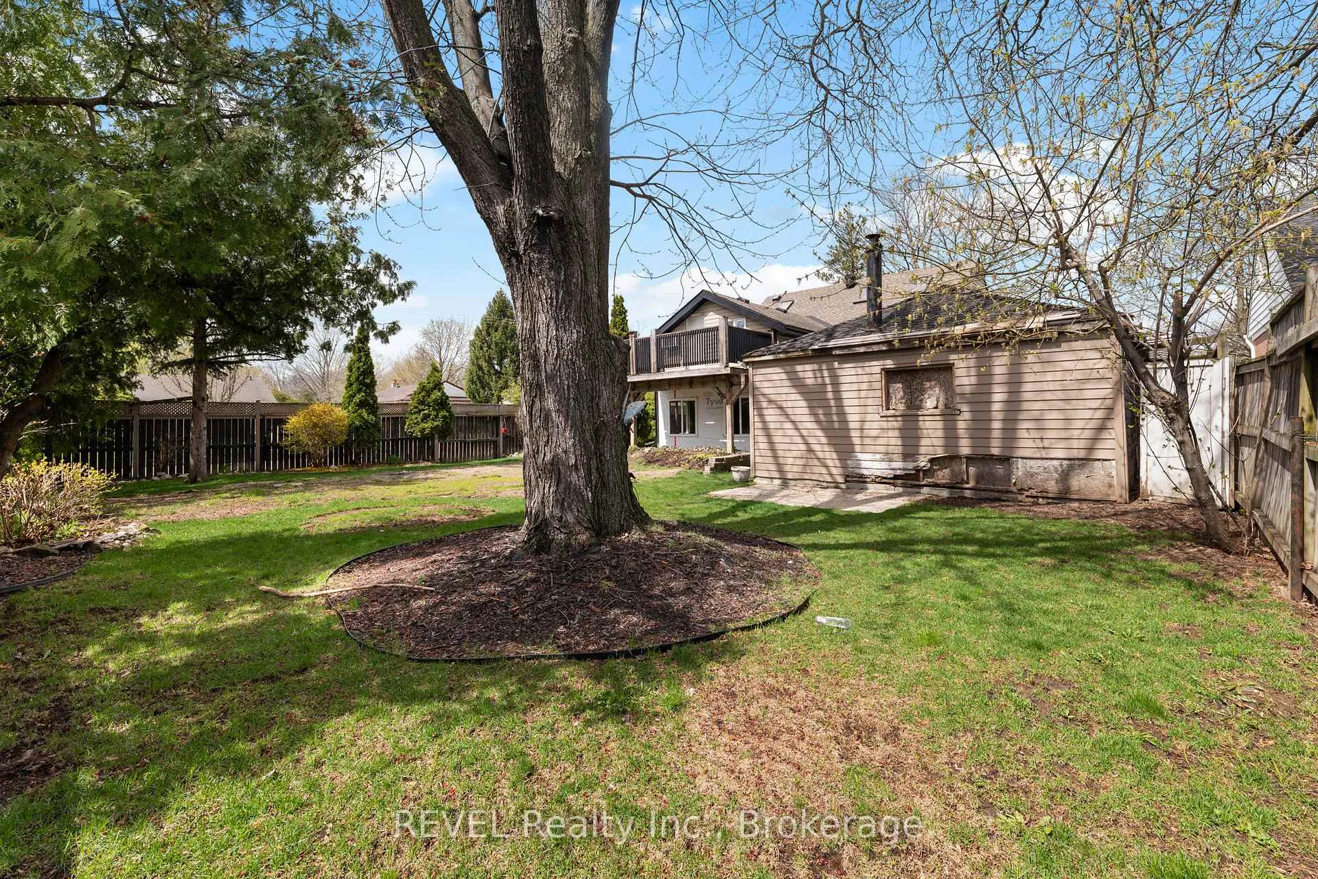 Photo 33 of 1367 St Marys Crescent, Burlington, Mountainside — HOMEH