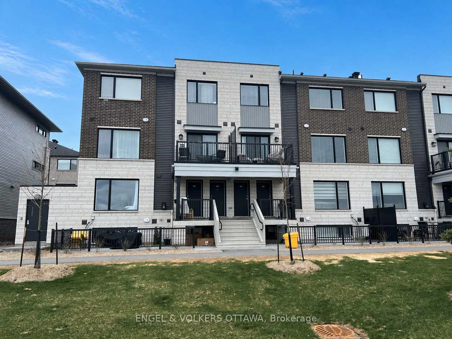 Photo 1 of 1627 Creekway Private, Ottawa, Kanata - Kanata Lakes/Heritage Hills — HOMEH