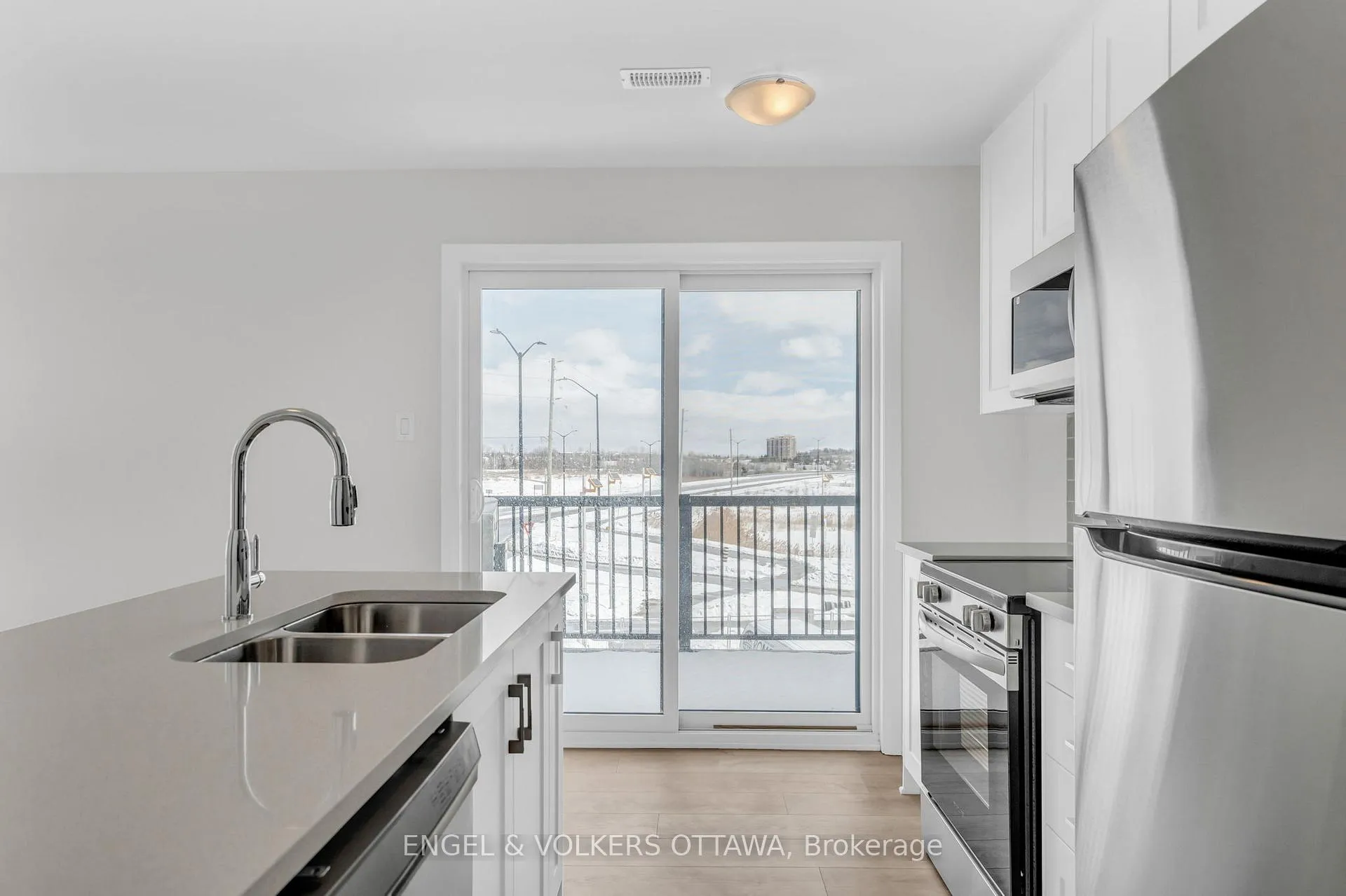 Photo 11 of 1627 Creekway Private, Ottawa, Kanata - Kanata Lakes/Heritage Hills — HOMEH