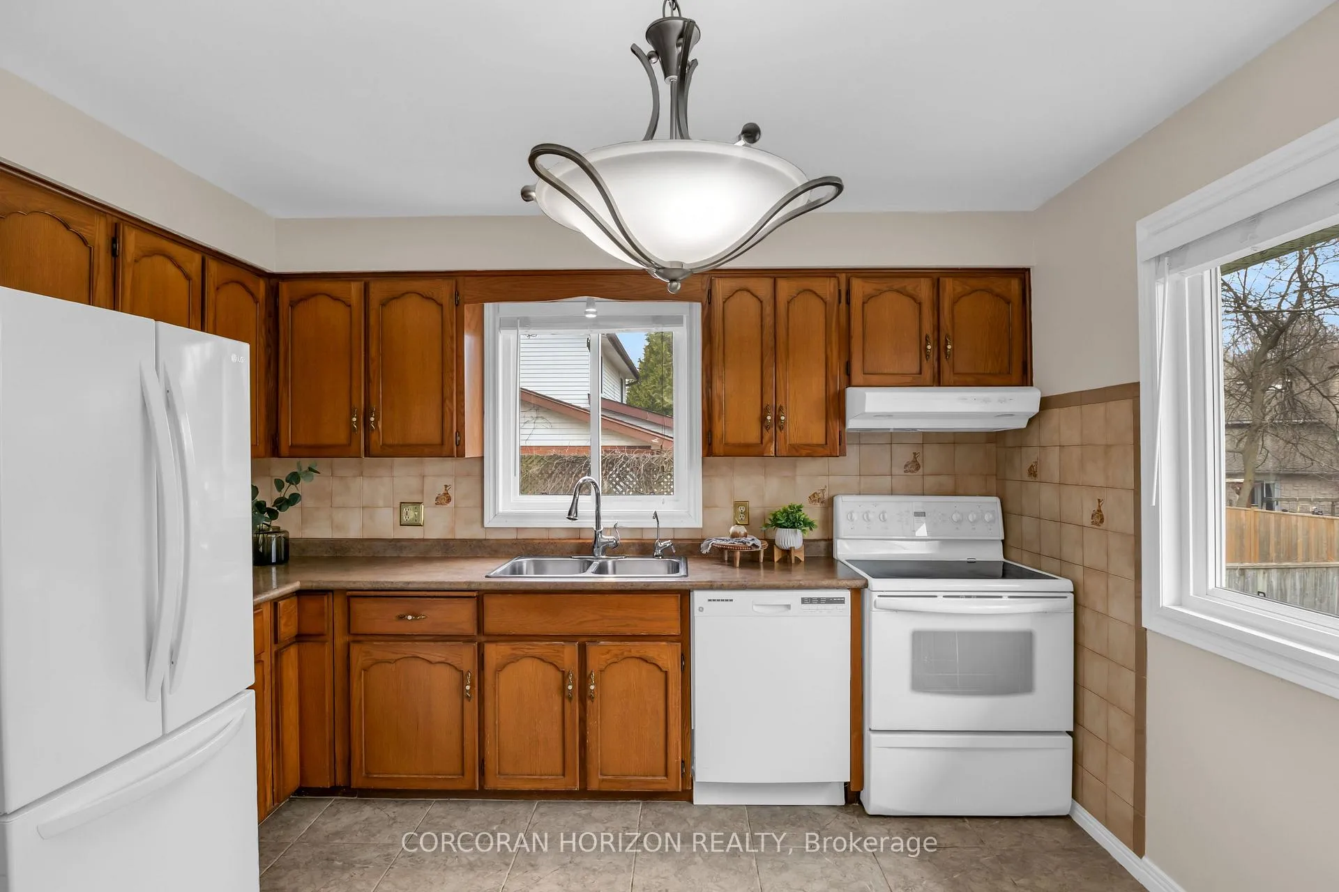 Photo 12 of 318 Burnett Avenue, Cambridge — HOMEH