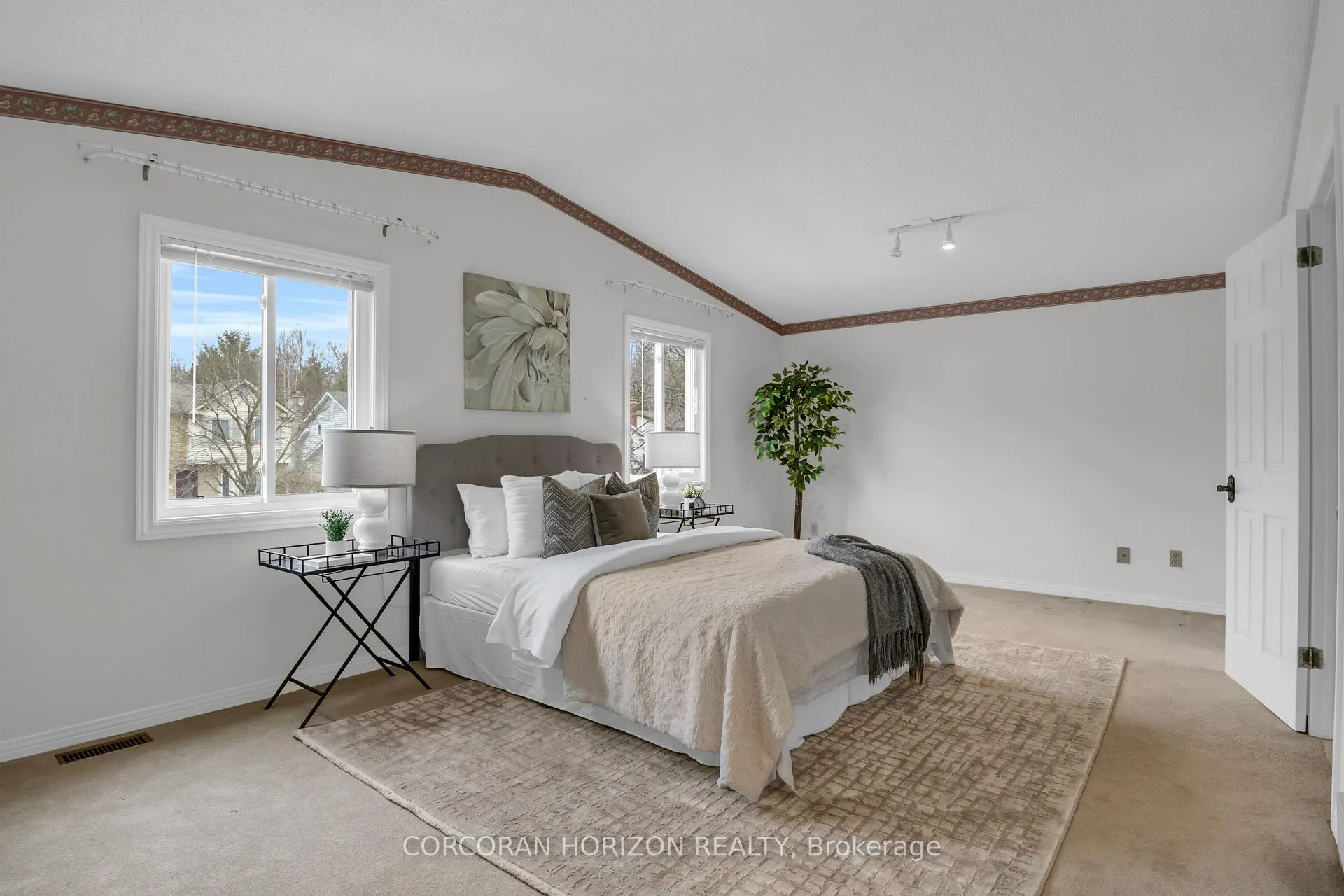 Photo 20 of 318 Burnett Avenue, Cambridge — HOMEH