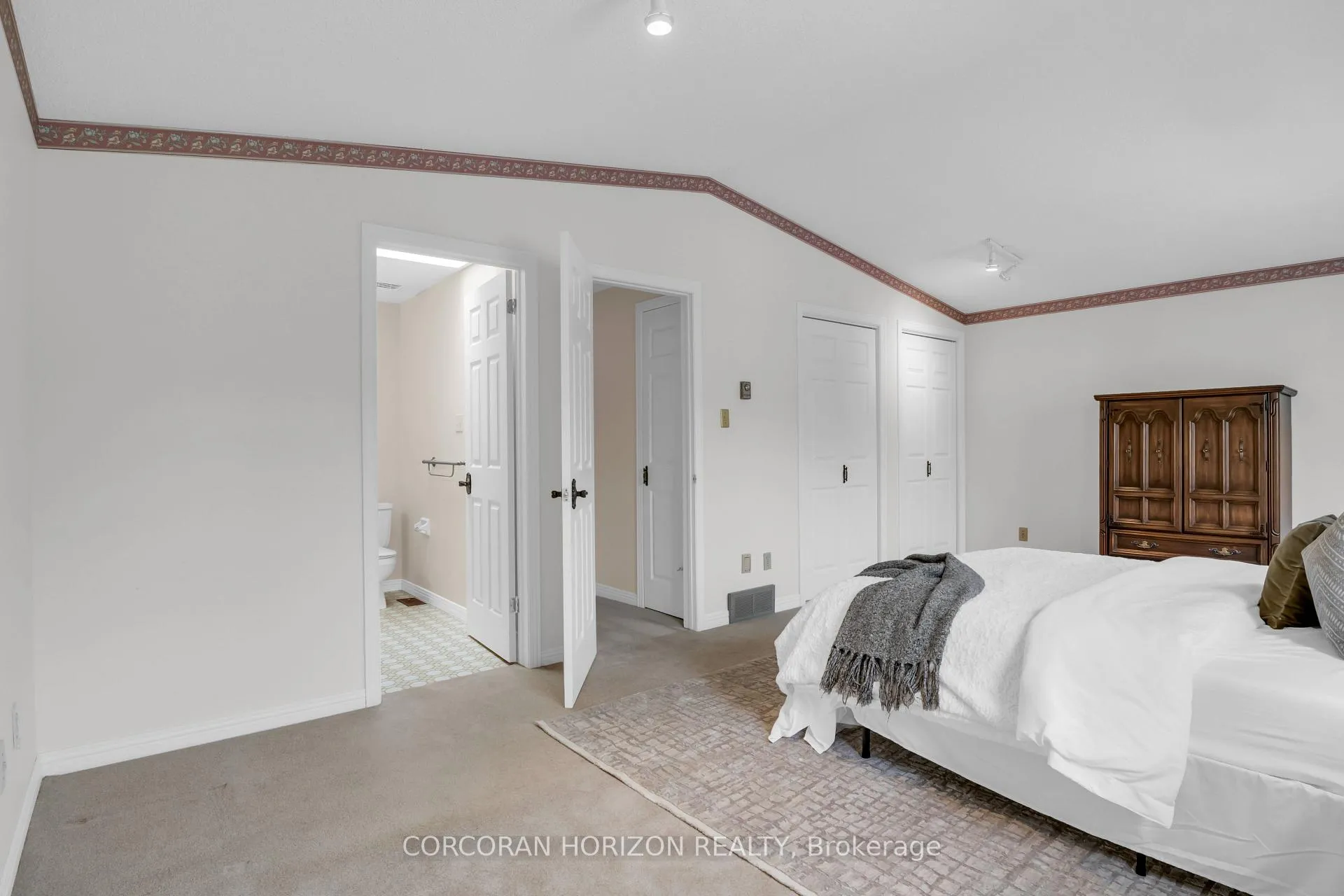 Photo 22 of 318 Burnett Avenue, Cambridge — HOMEH