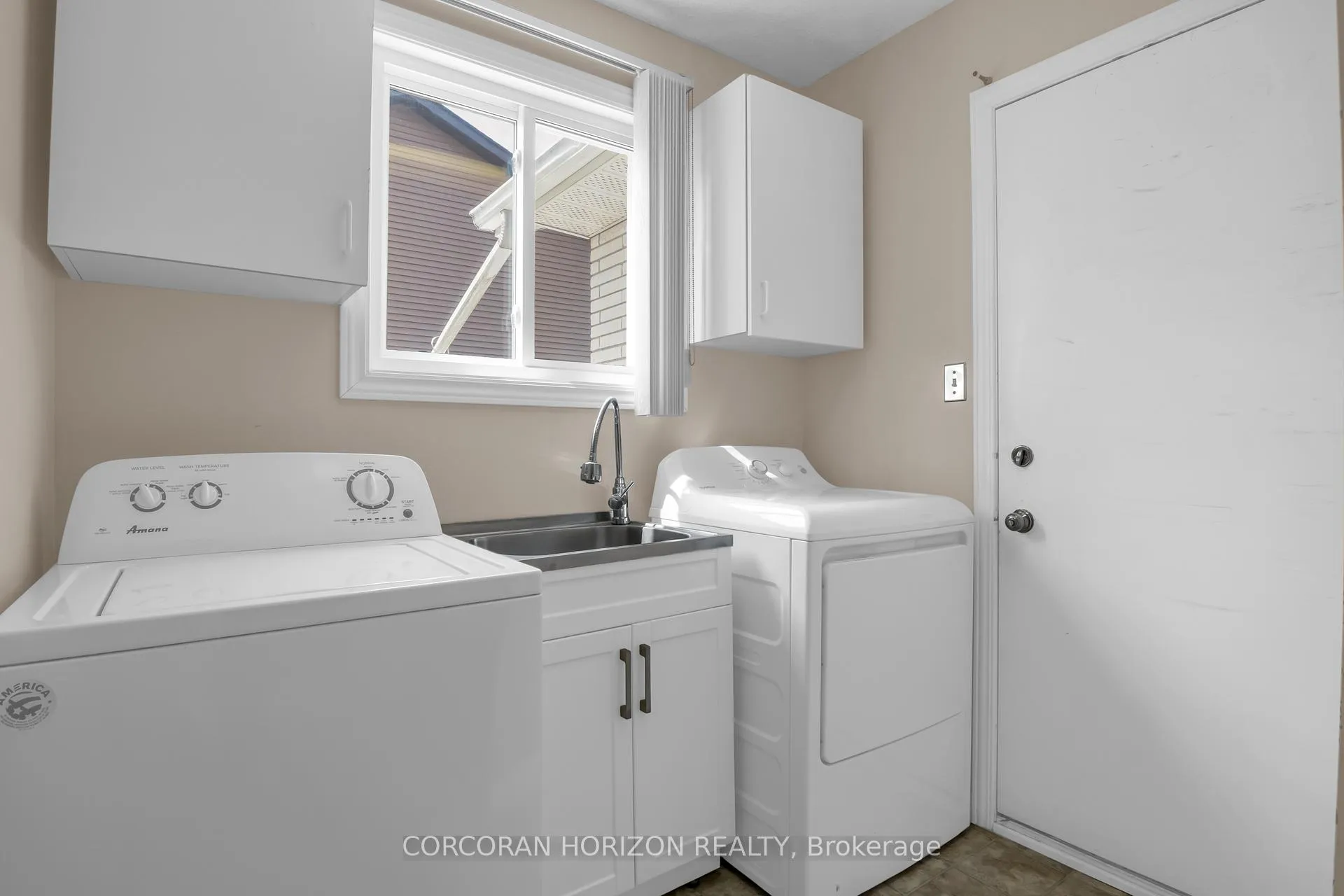 Photo 31 of 318 Burnett Avenue, Cambridge — HOMEH