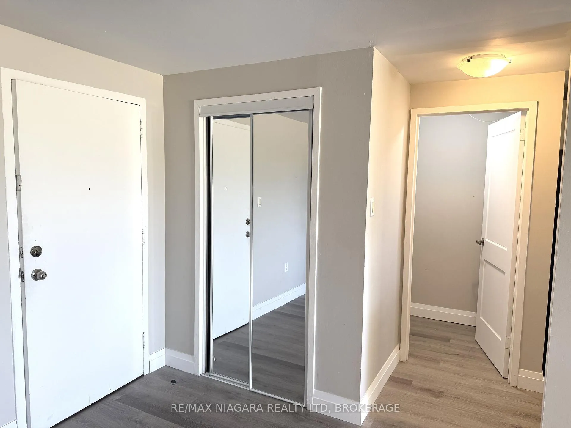 Photo 10 of Unit Unit 104, 7 Riverview Boulevard, St. Catharines, Glendale/Glenridge — HOMEH