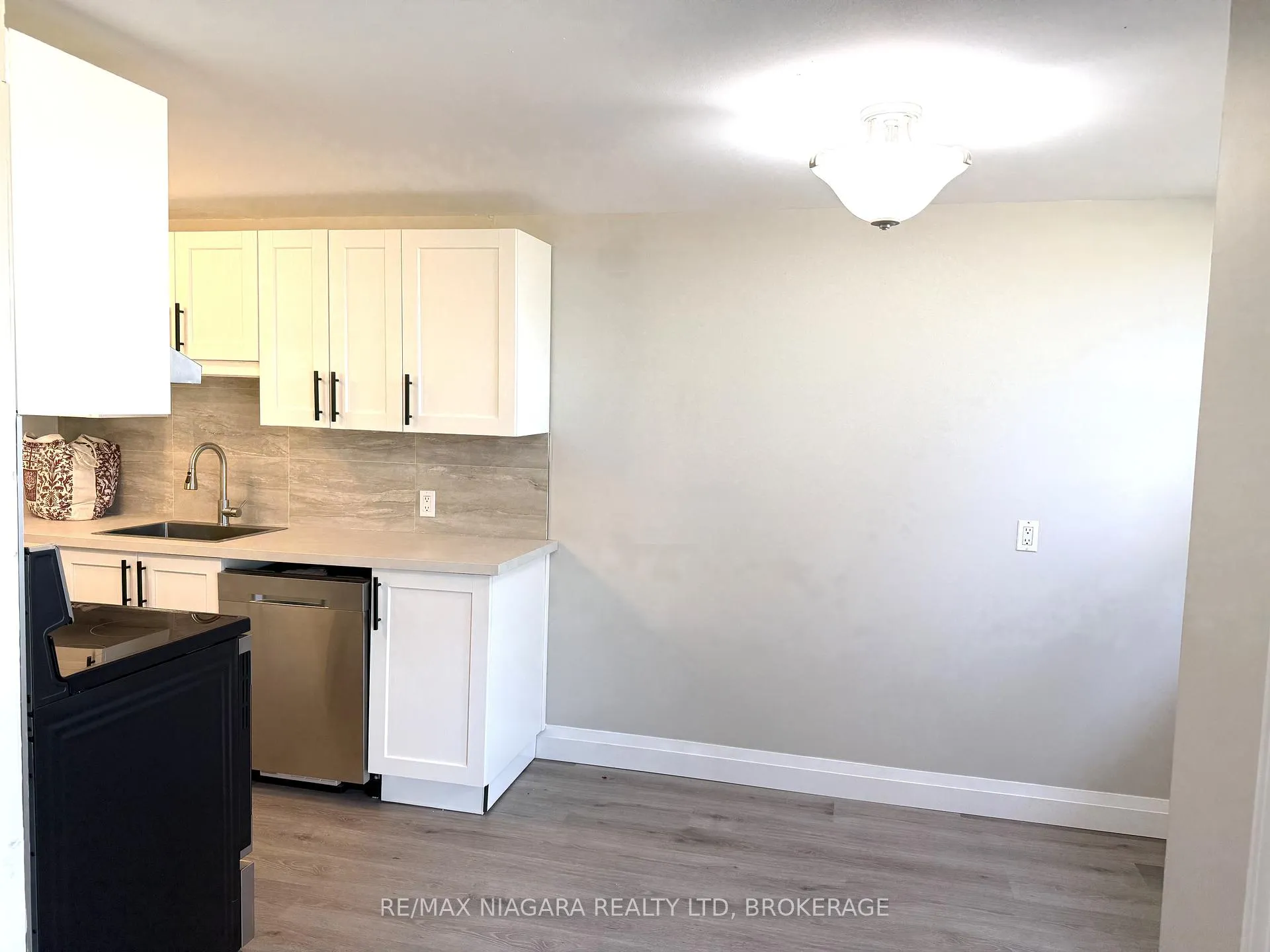 Photo 31 of Unit Unit 104, 7 Riverview Boulevard, St. Catharines, Glendale/Glenridge — HOMEH