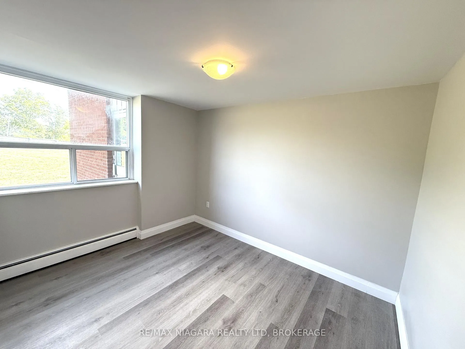 Photo 32 of Unit Unit 104, 7 Riverview Boulevard, St. Catharines, Glendale/Glenridge — HOMEH