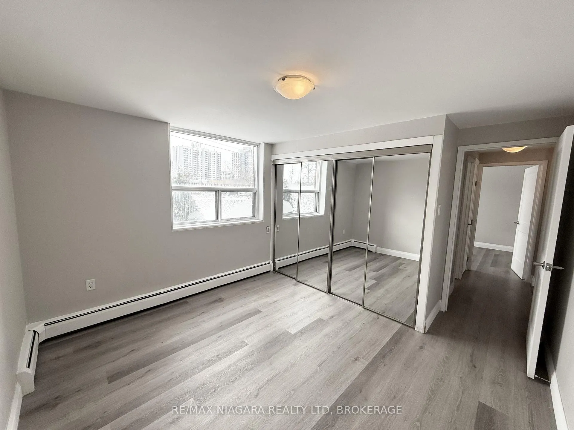 Photo 37 of Unit Unit 104, 7 Riverview Boulevard, St. Catharines, Glendale/Glenridge — HOMEH